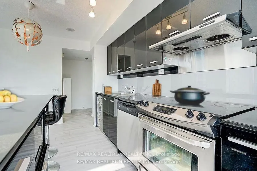 19 Singer Court, #1109A