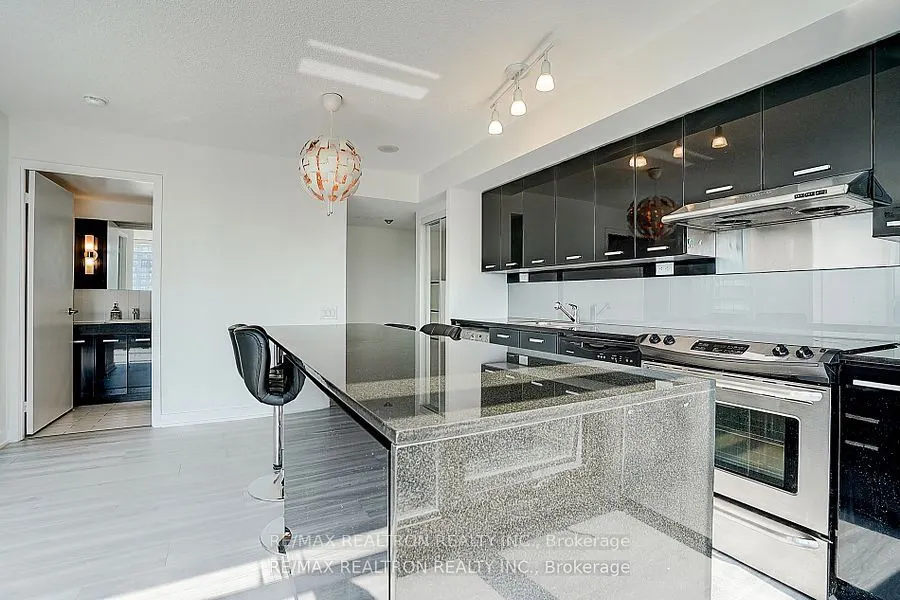 19 Singer Court, #1109A