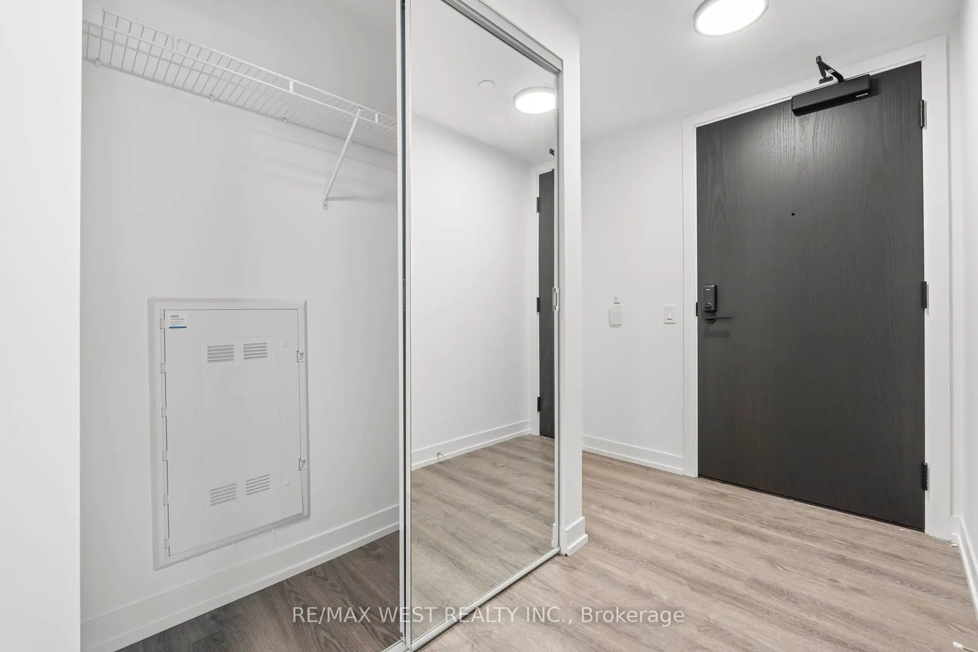 771 Yonge Street, #906