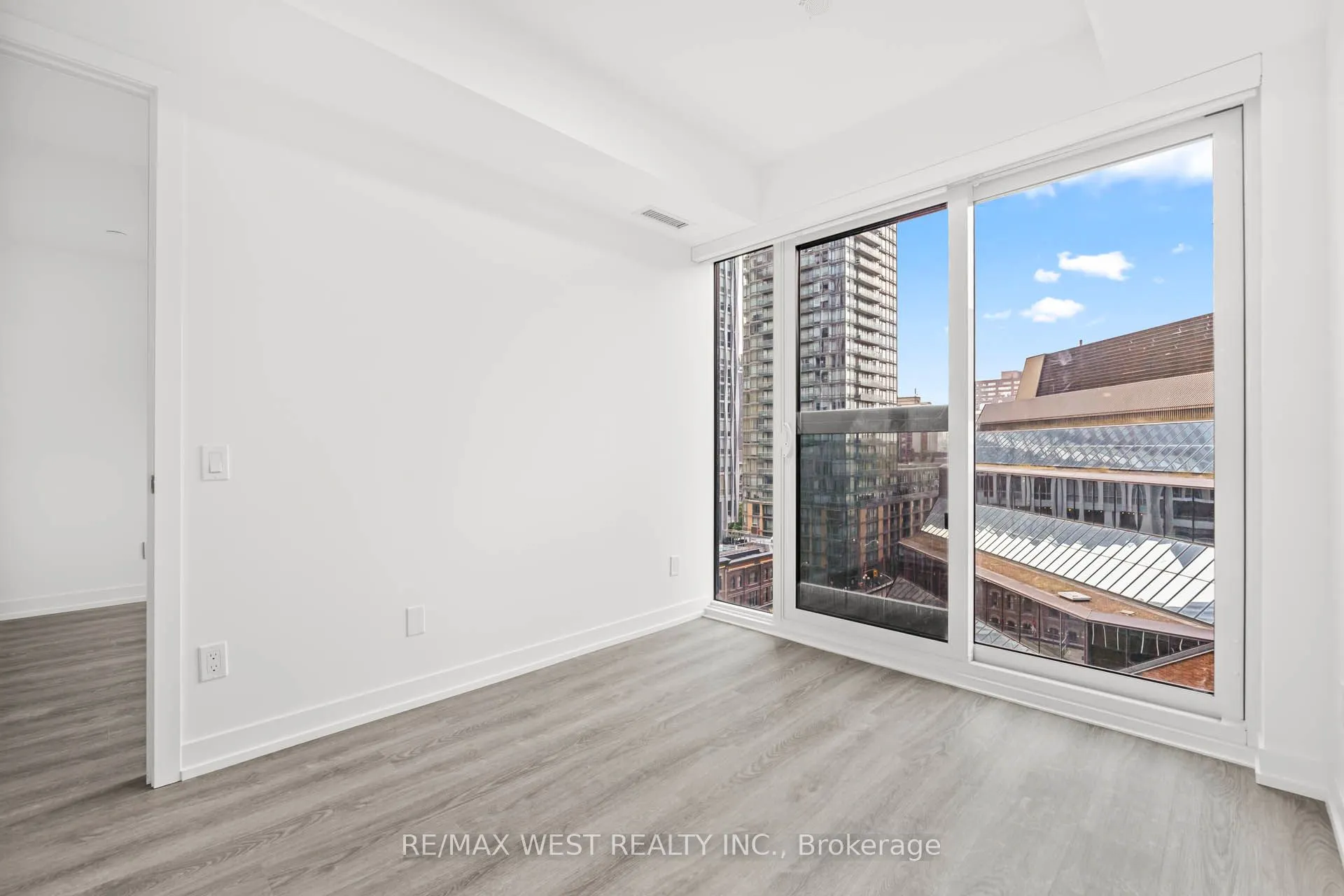771 Yonge Street, #906