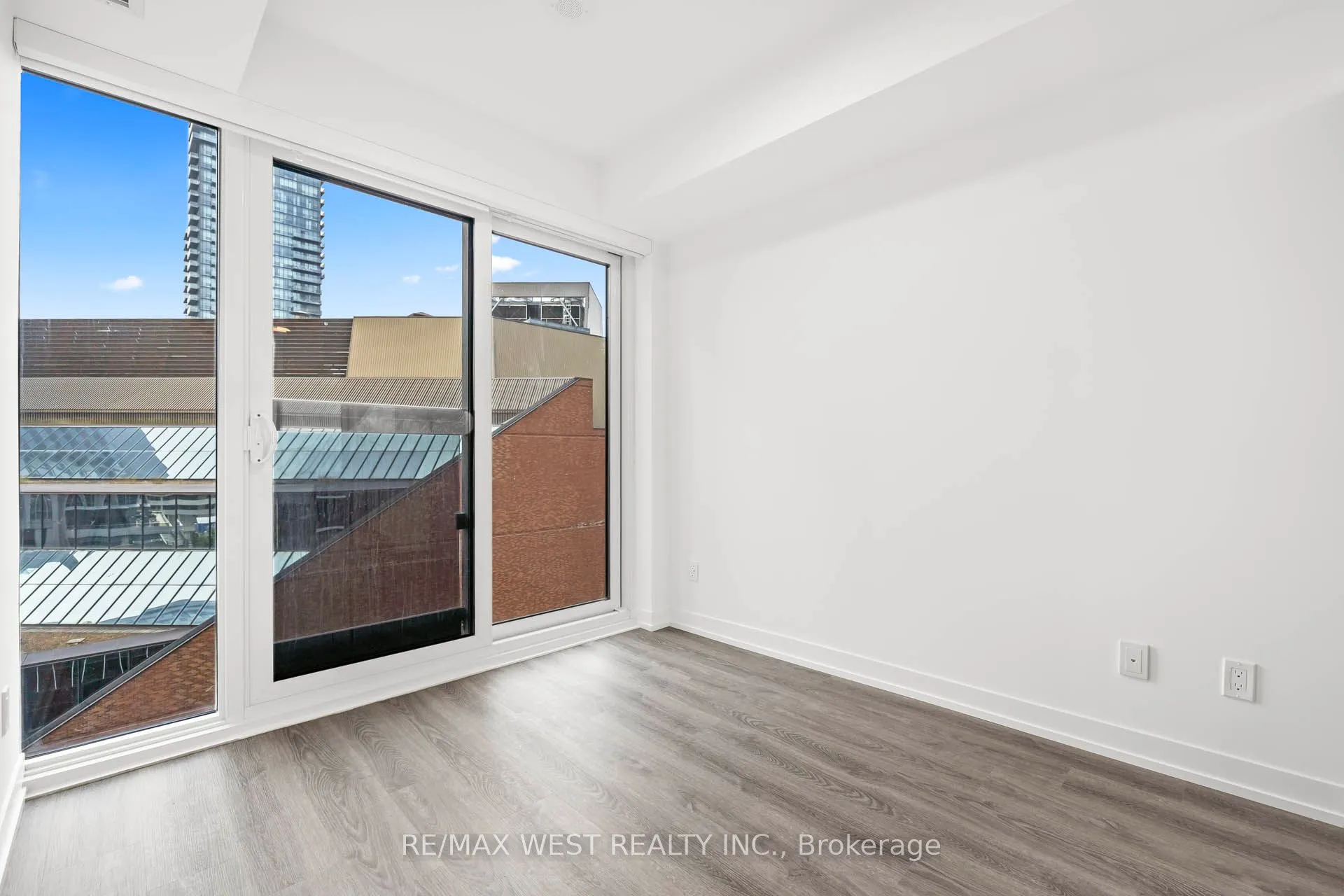 771 Yonge Street, #906