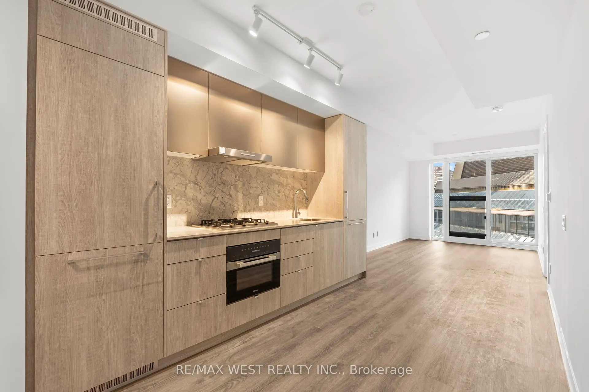 771 Yonge Street, #906