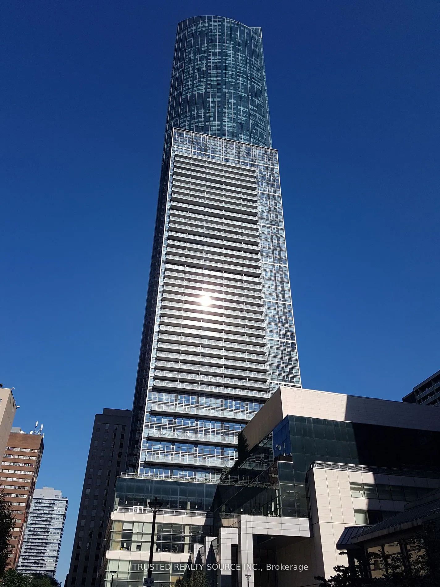 384 Yonge Street, #19