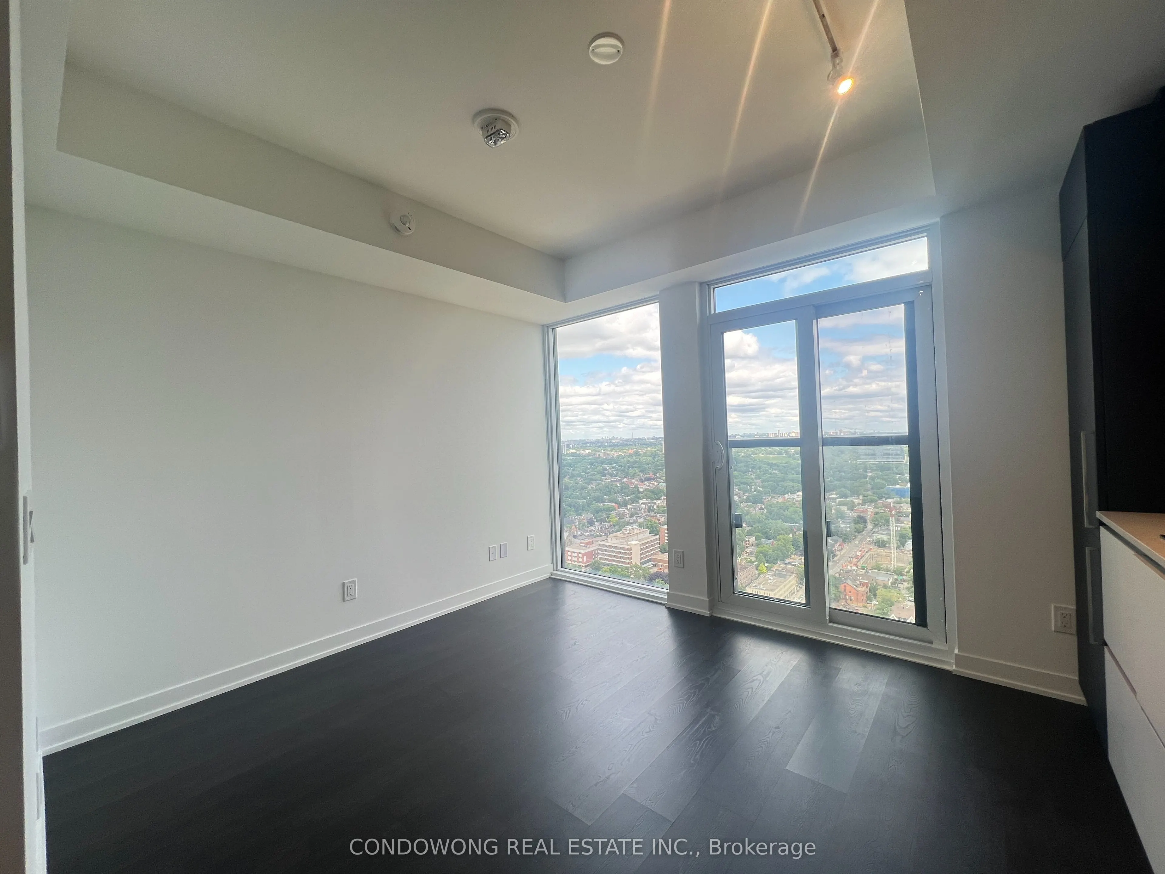 319 Jarvis Street, #3912