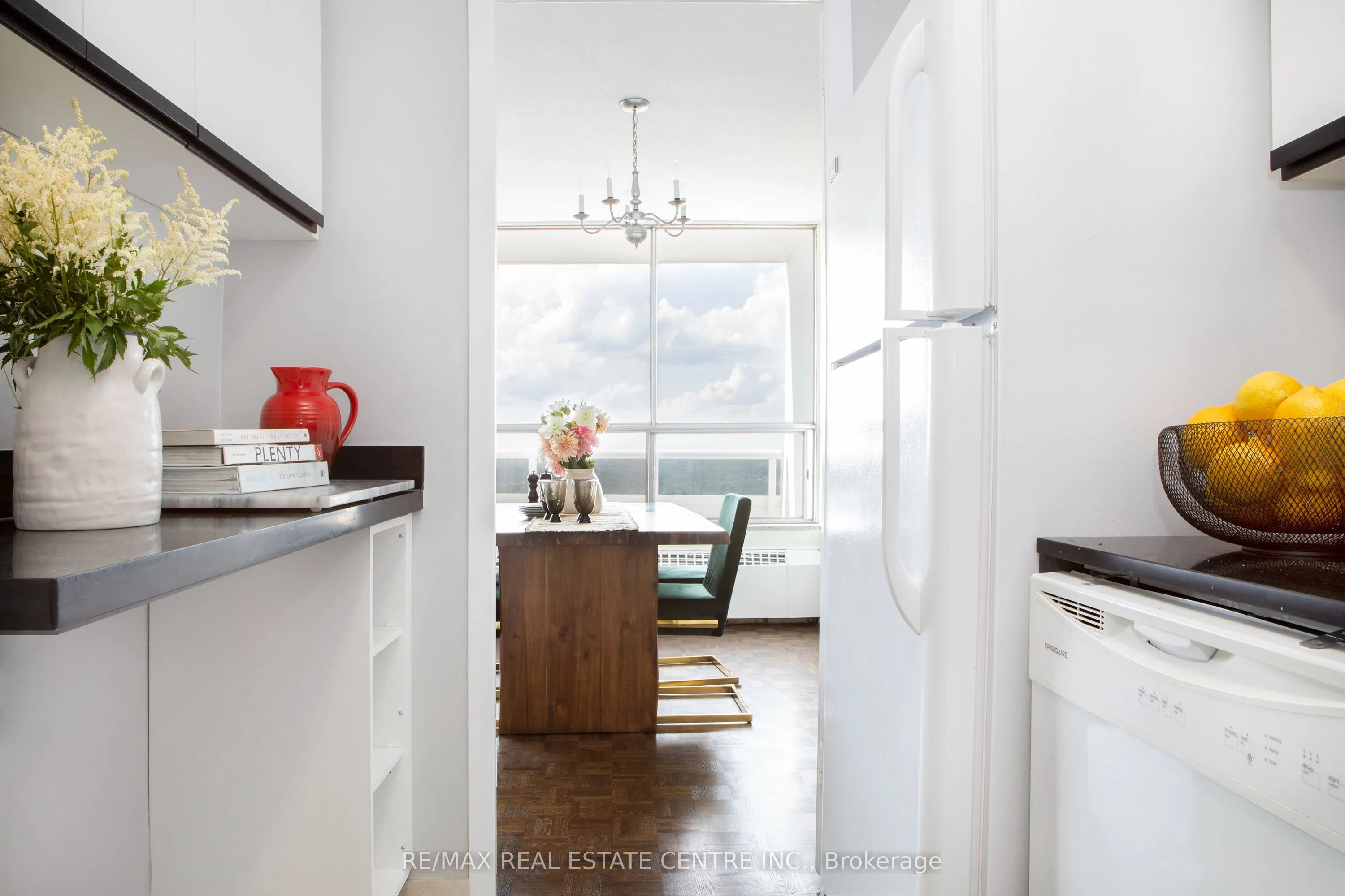 150 Graydon Hall Drive, #2502