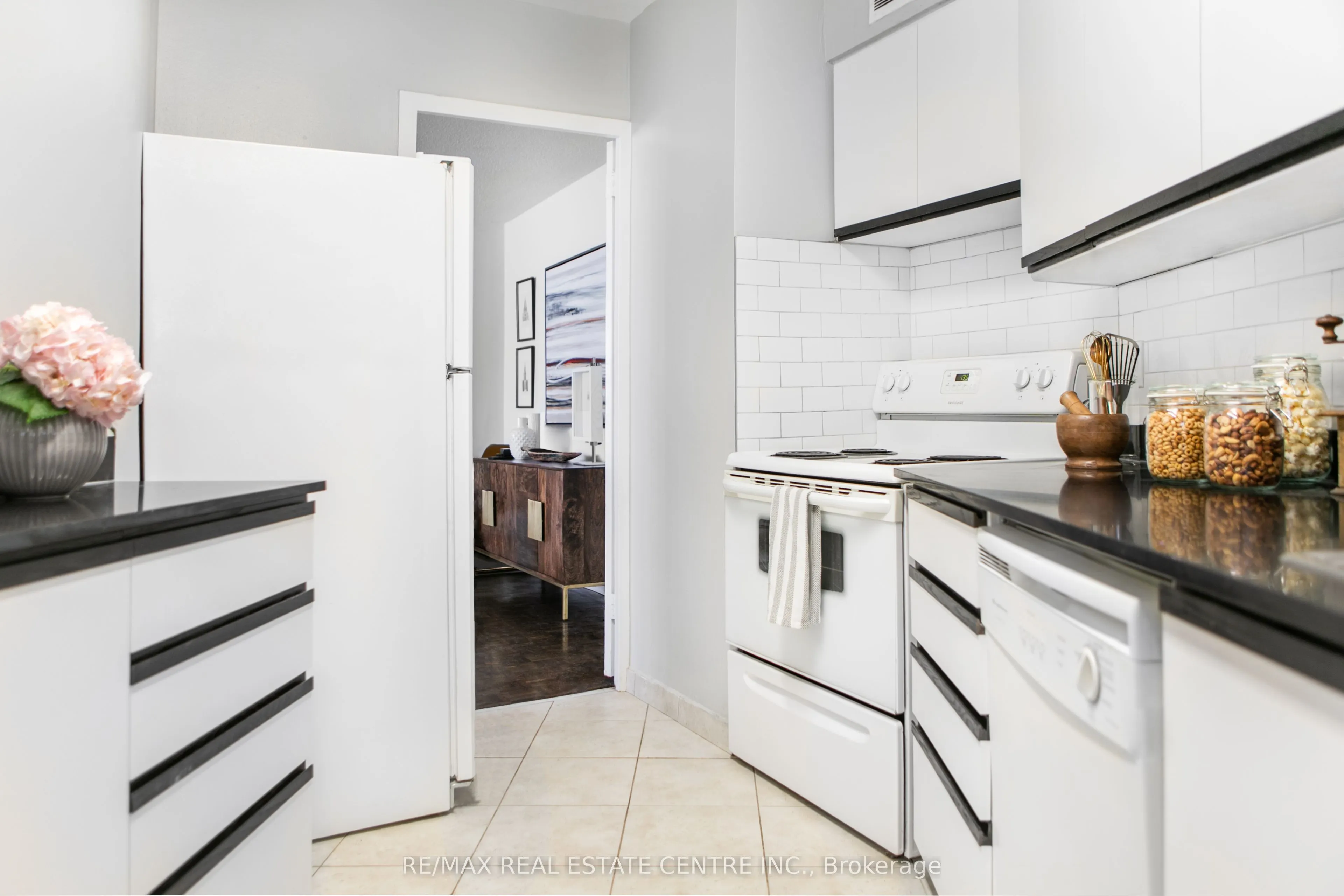 150 Graydon Hall Drive, #1609