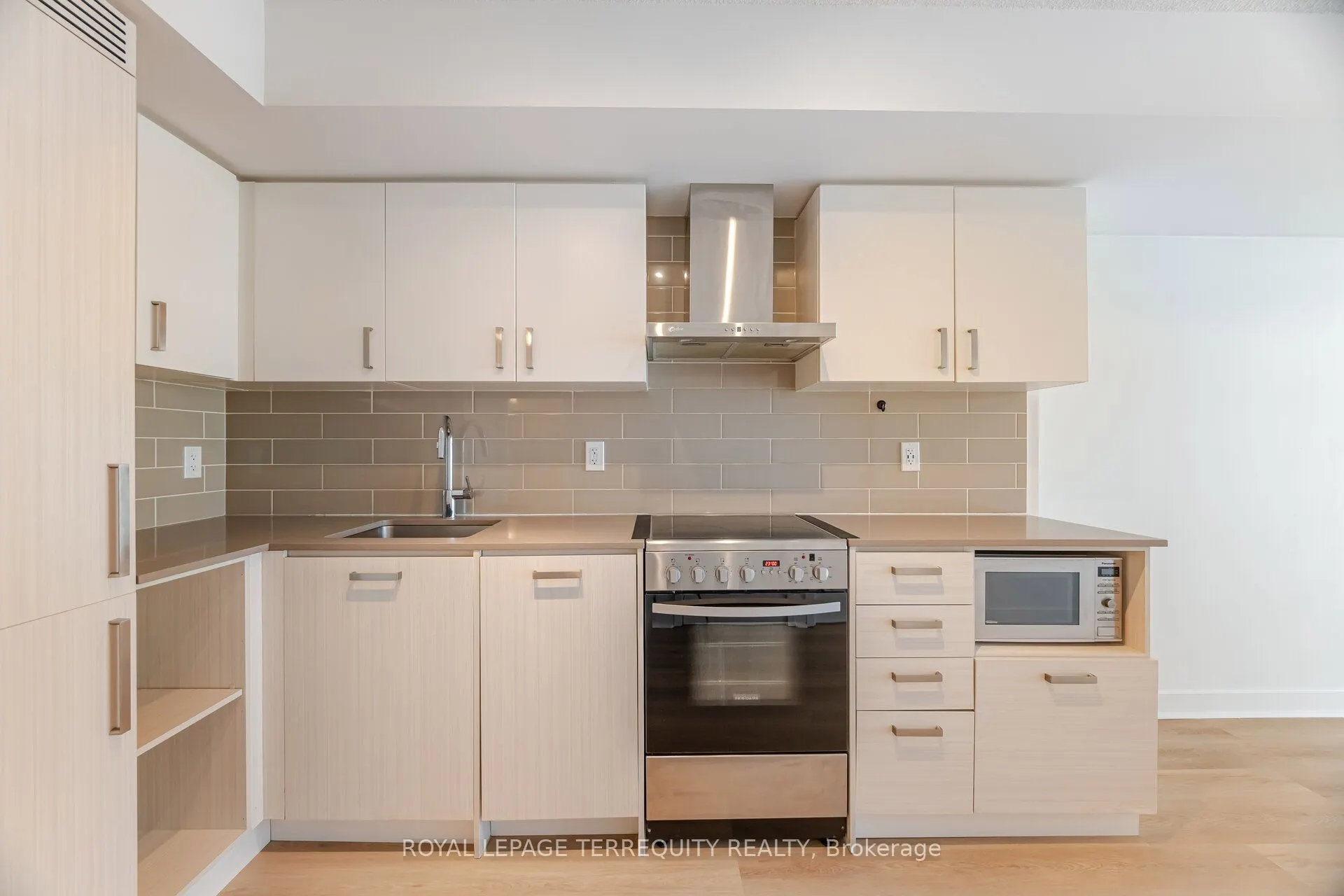 125 Redpath Avenue, #405