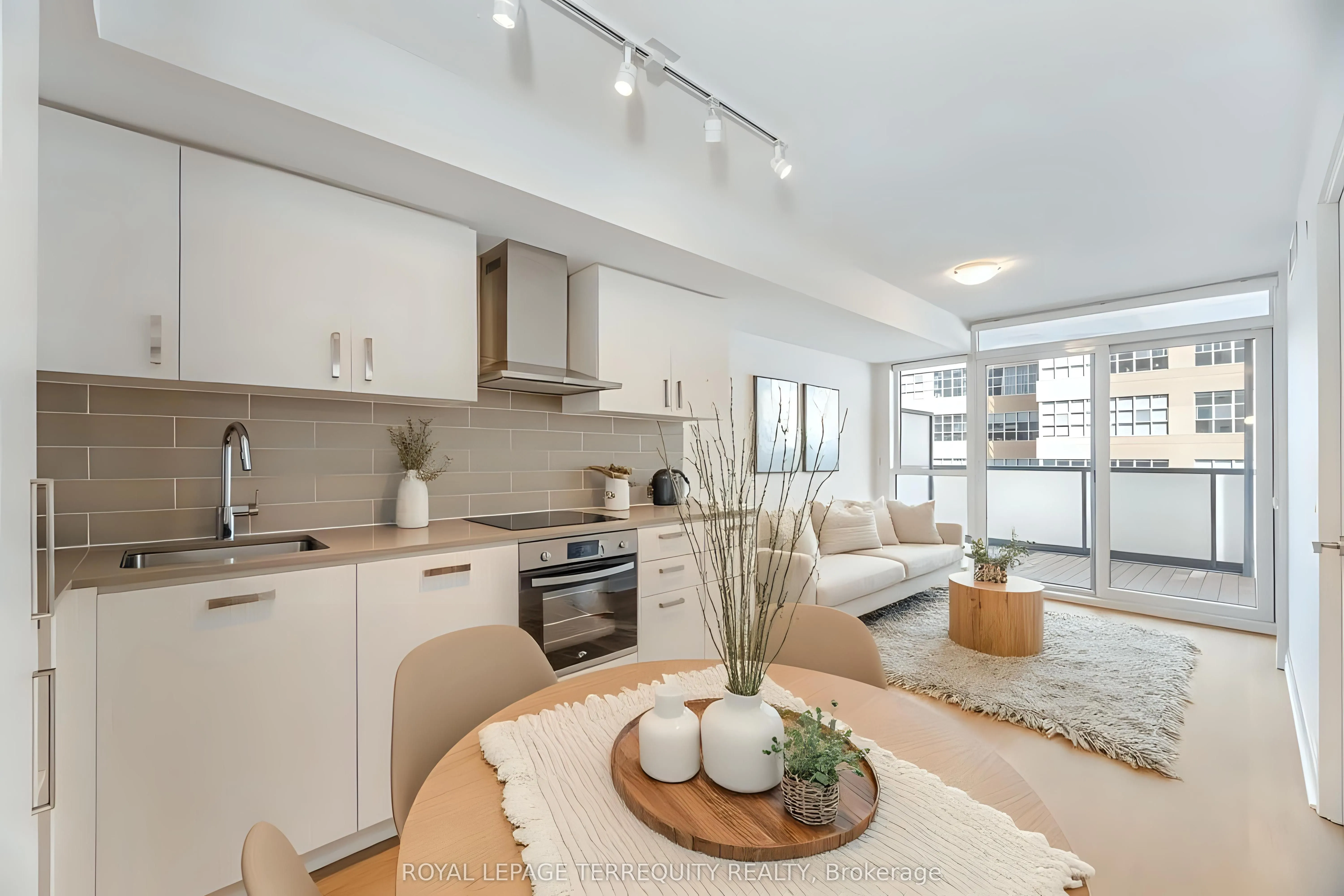 125 Redpath Avenue, #405