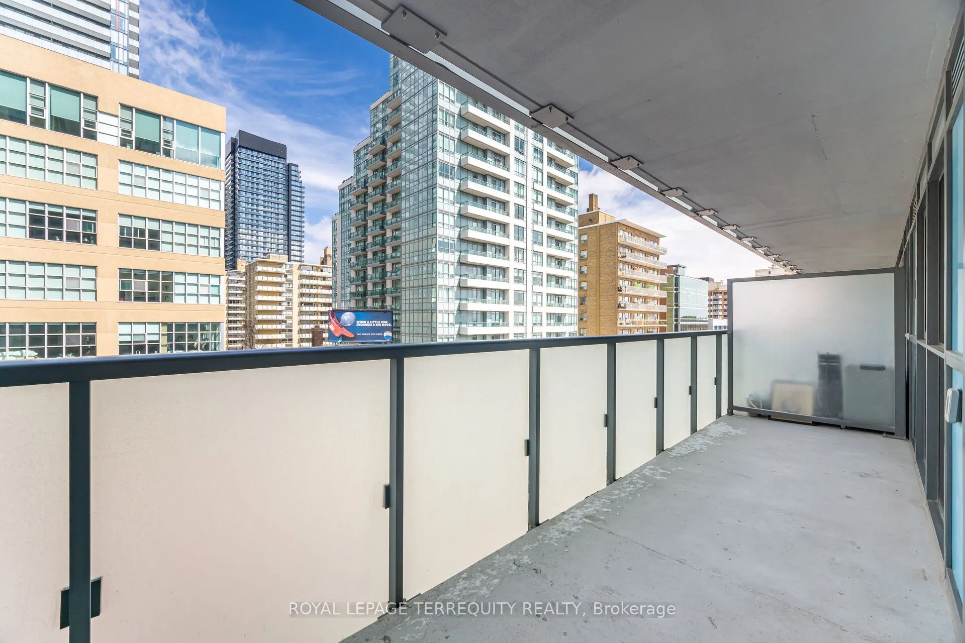 125 Redpath Avenue, #405