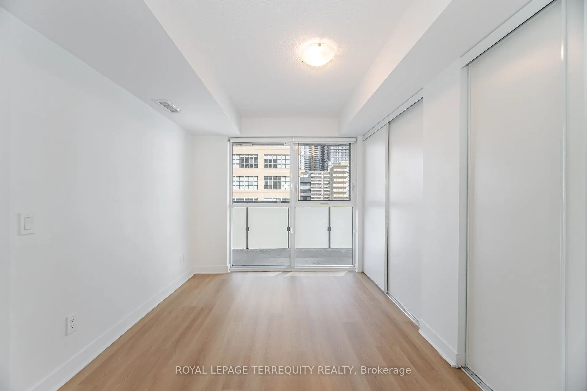 125 Redpath Avenue, #405