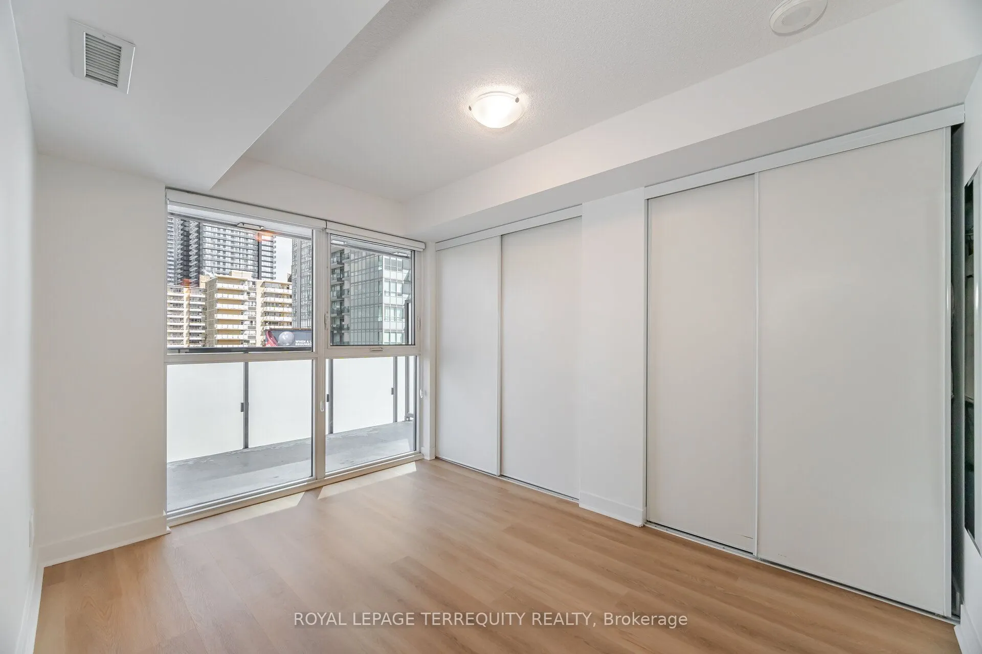 125 Redpath Avenue, #405