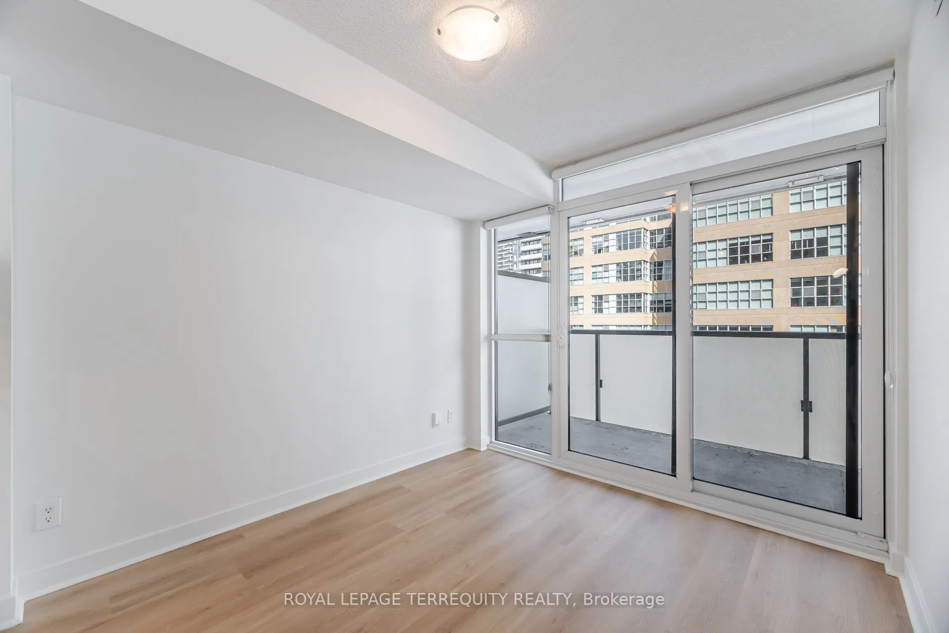 125 Redpath Avenue, #405