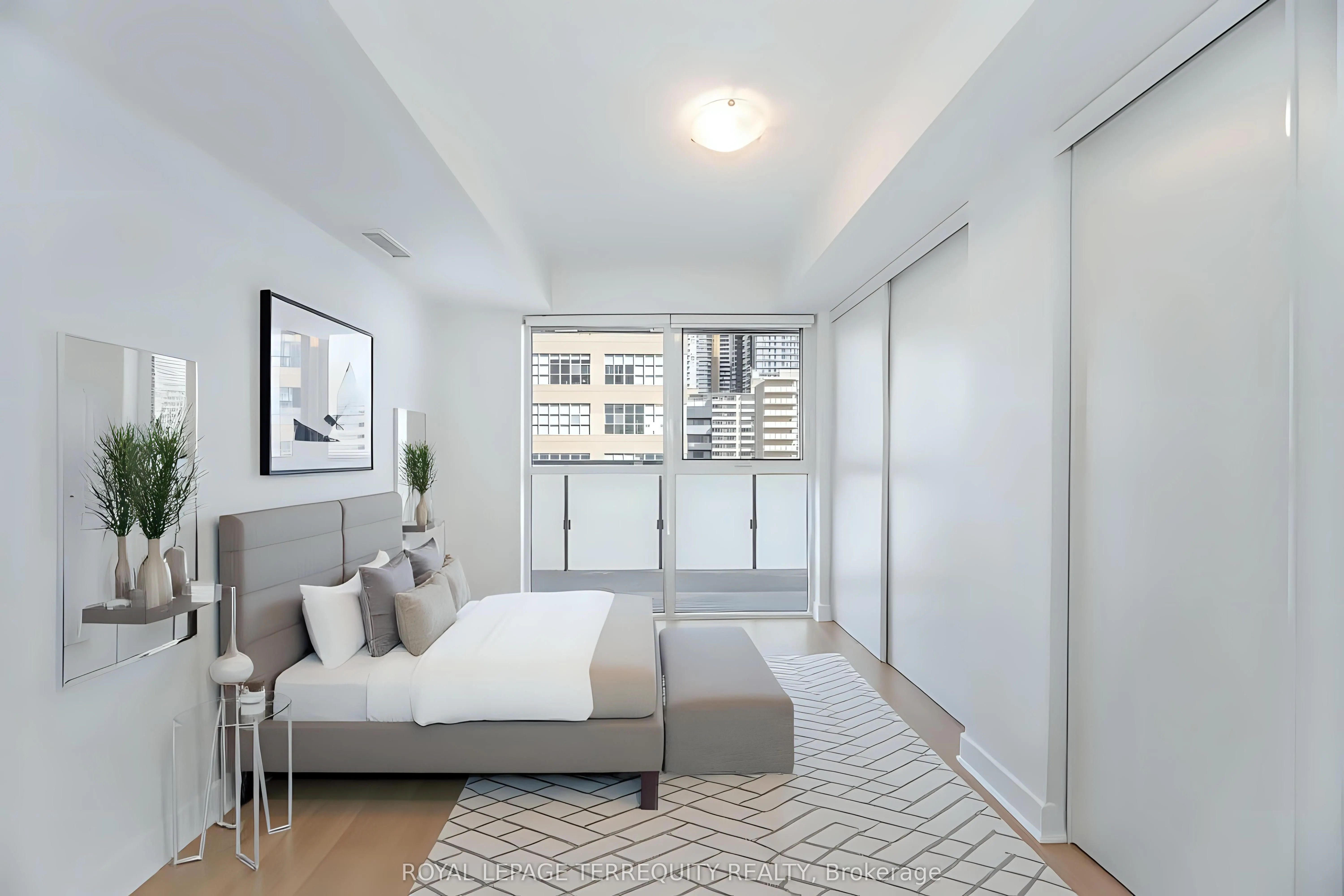 125 Redpath Avenue, #405