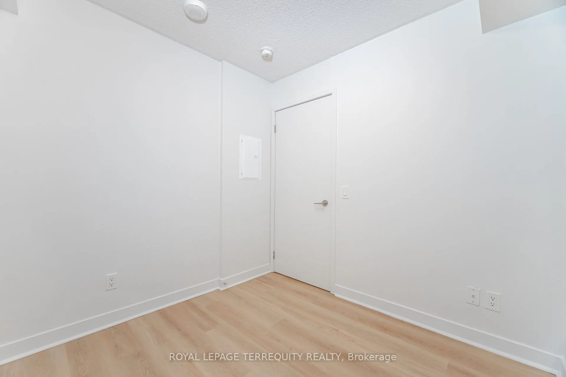 125 Redpath Avenue, #405