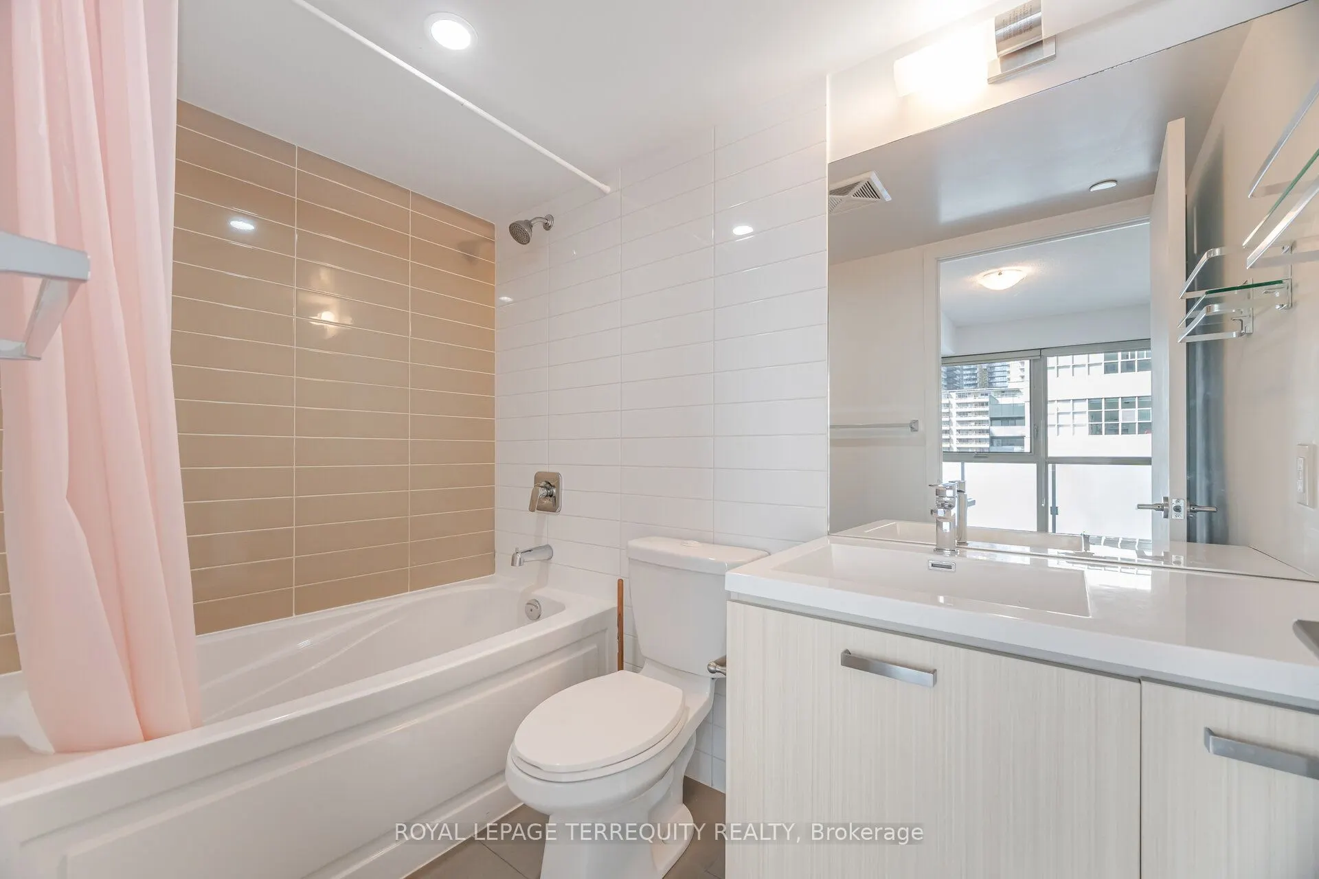 125 Redpath Avenue, #405