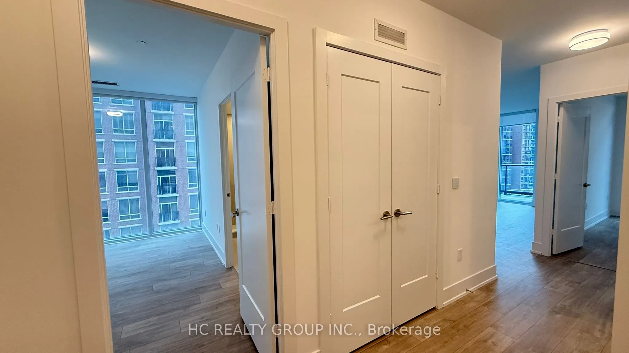 10 Inn On the Park Drive, #704