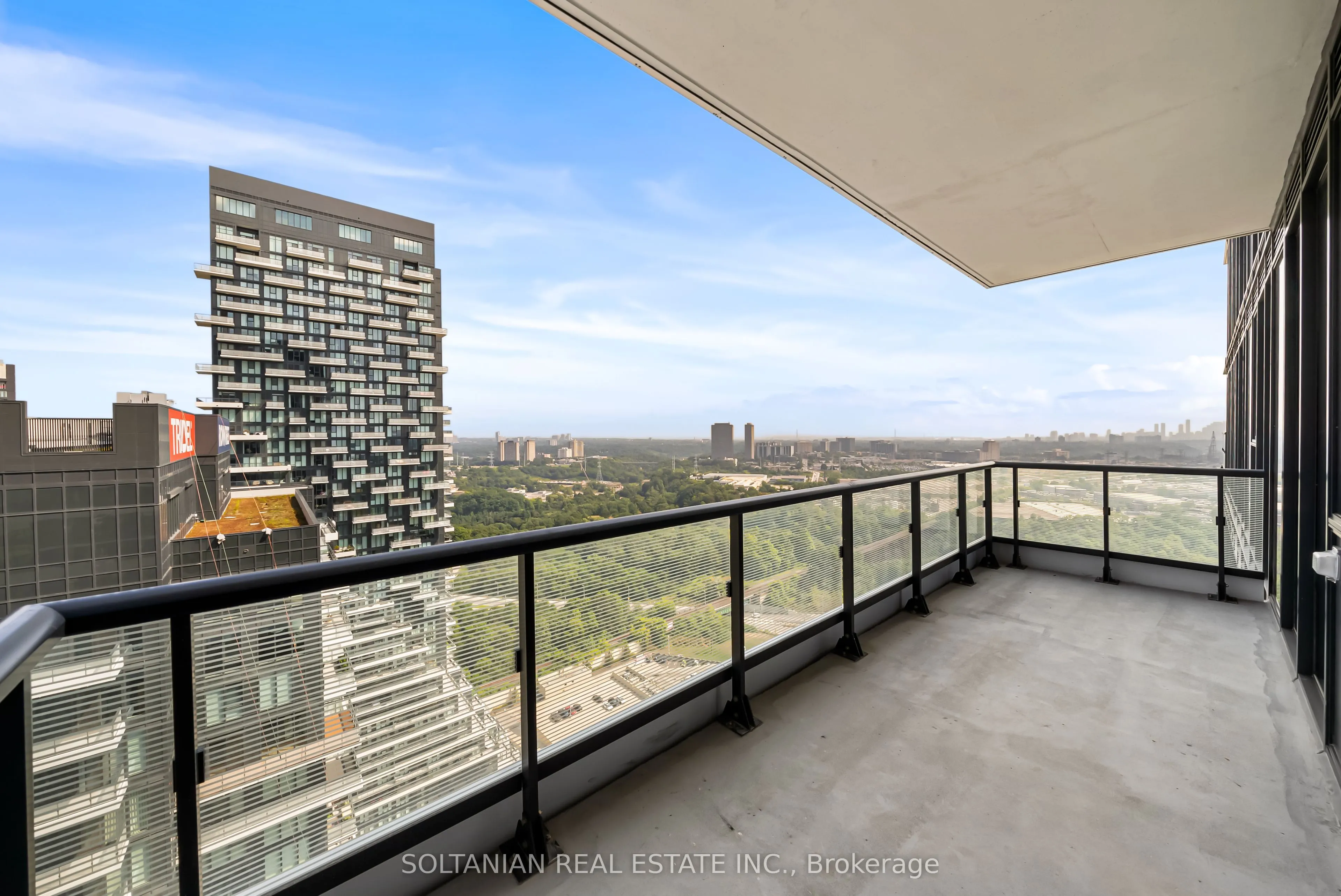 10 Inn On The Park Drive, #3204