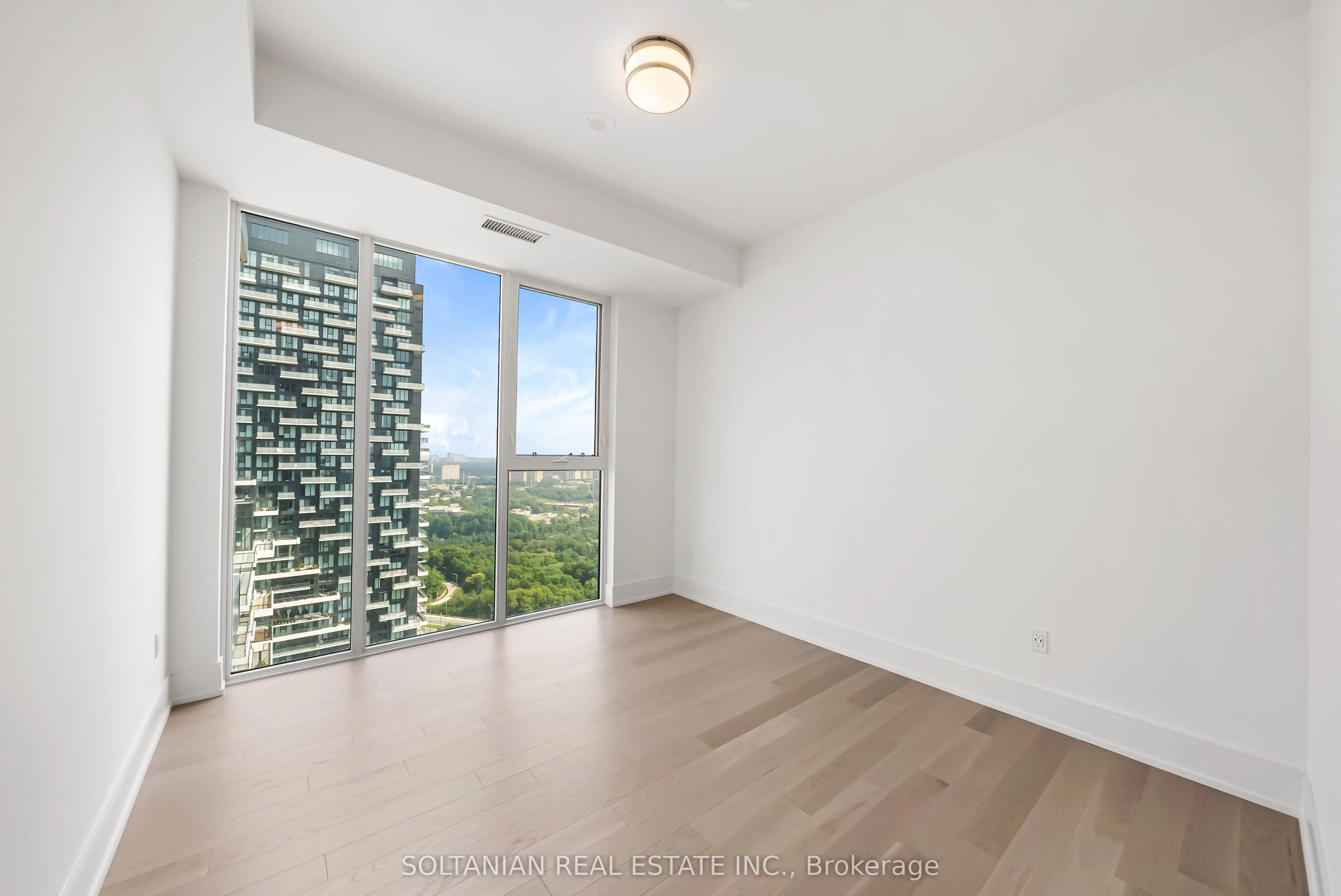 10 Inn On The Park Drive, #3204