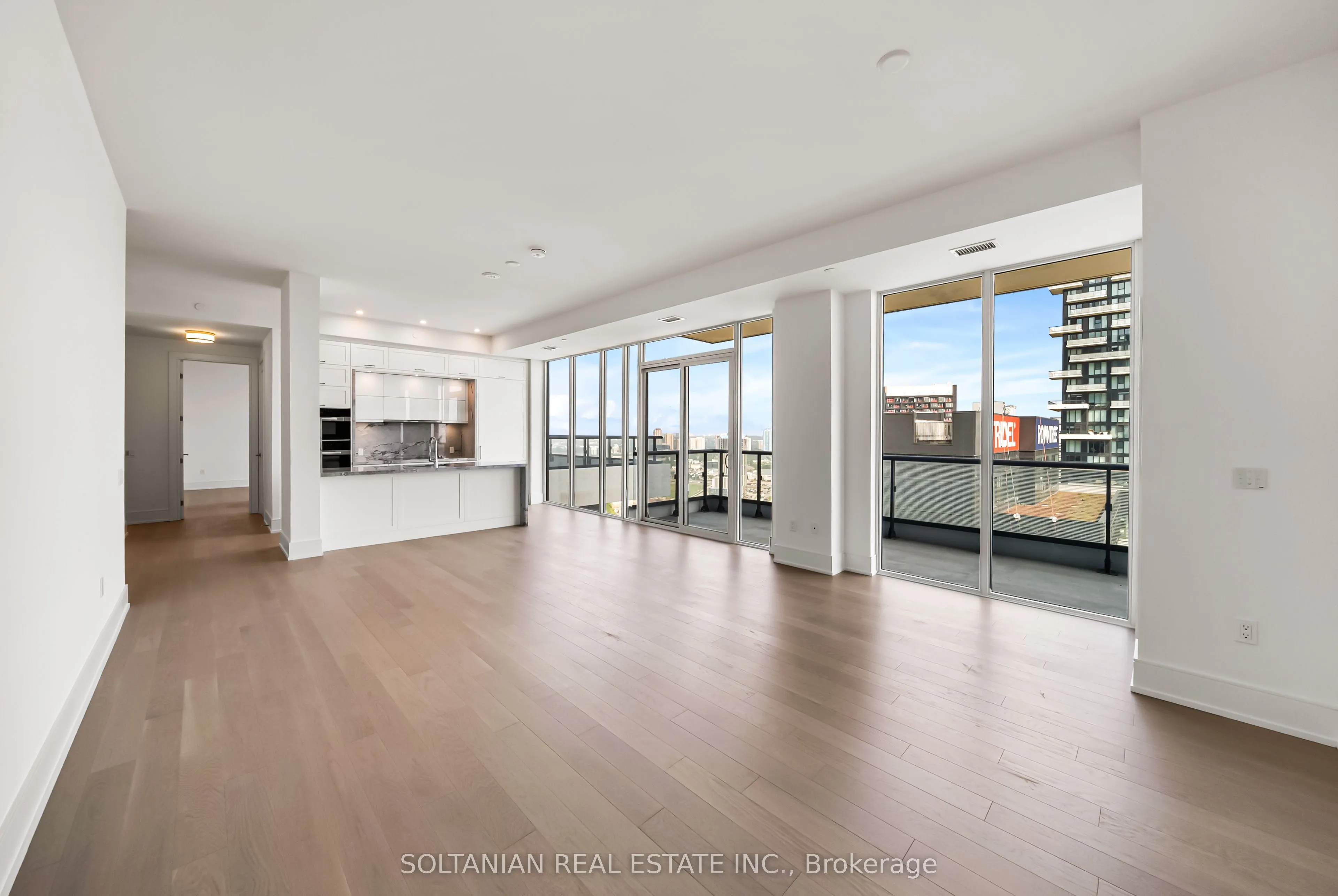 10 Inn On The Park Drive, #3204