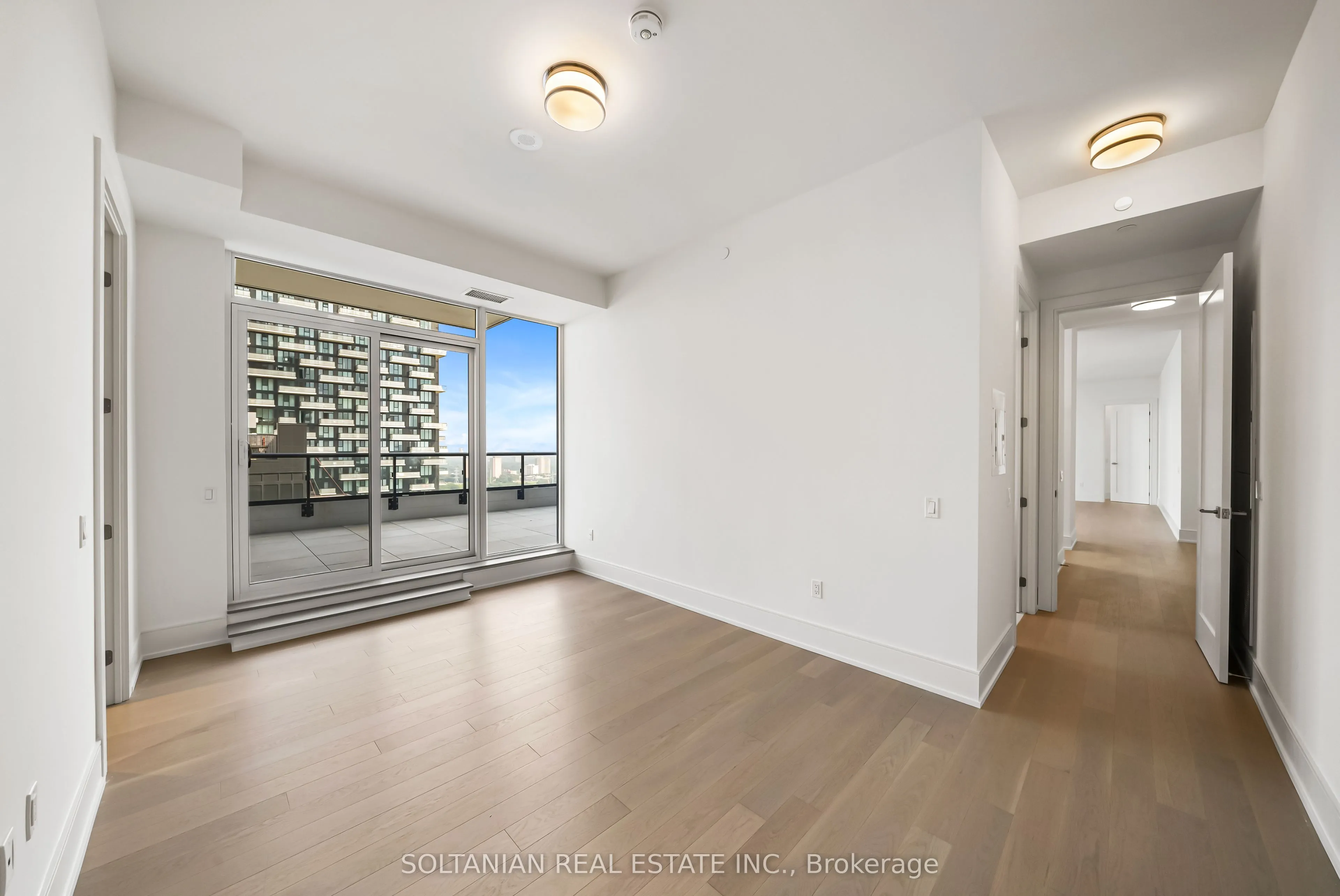 10 Inn On The Park Drive, #3204