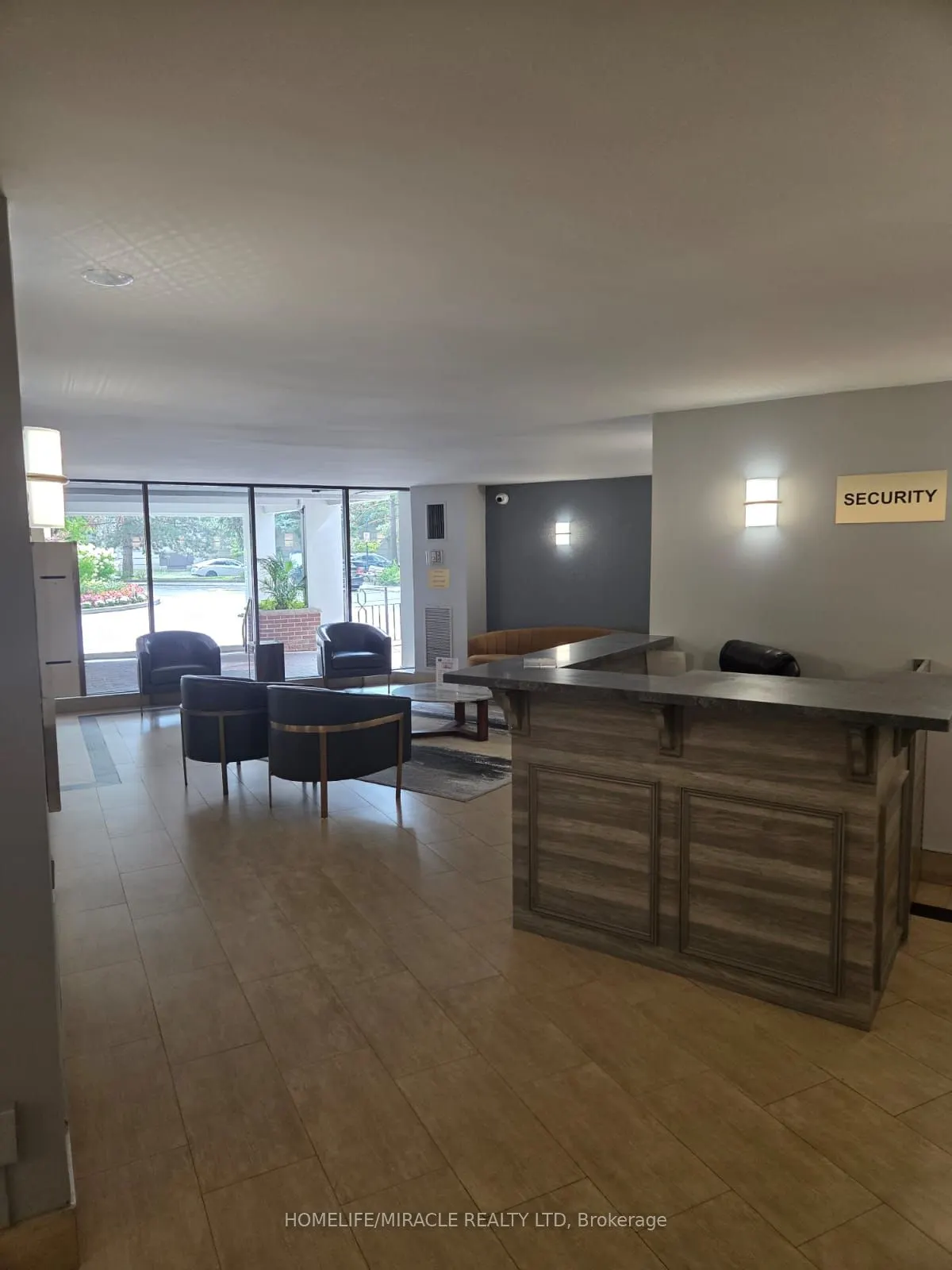 5 Shady Golfway, #105