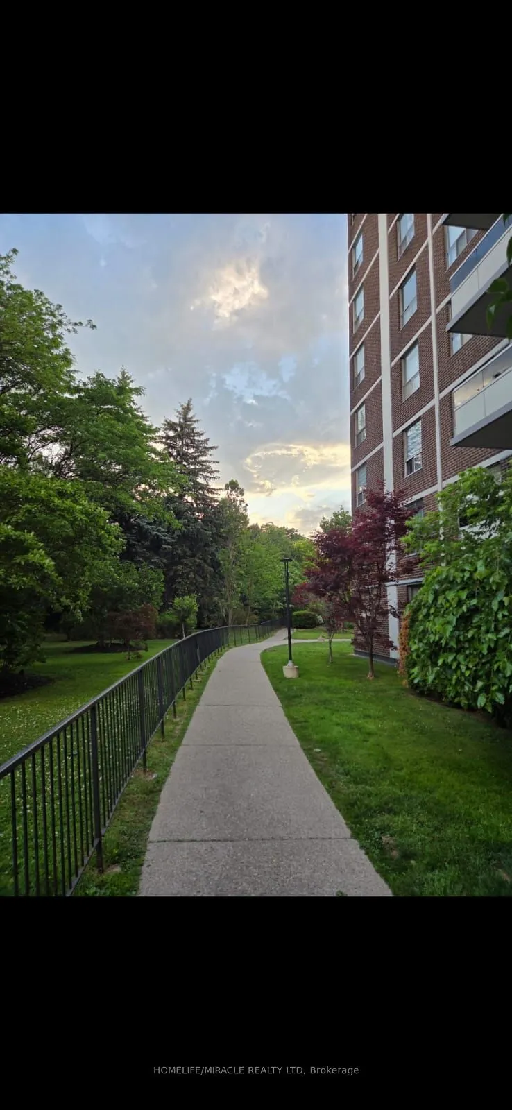 5 Shady Golfway, #105