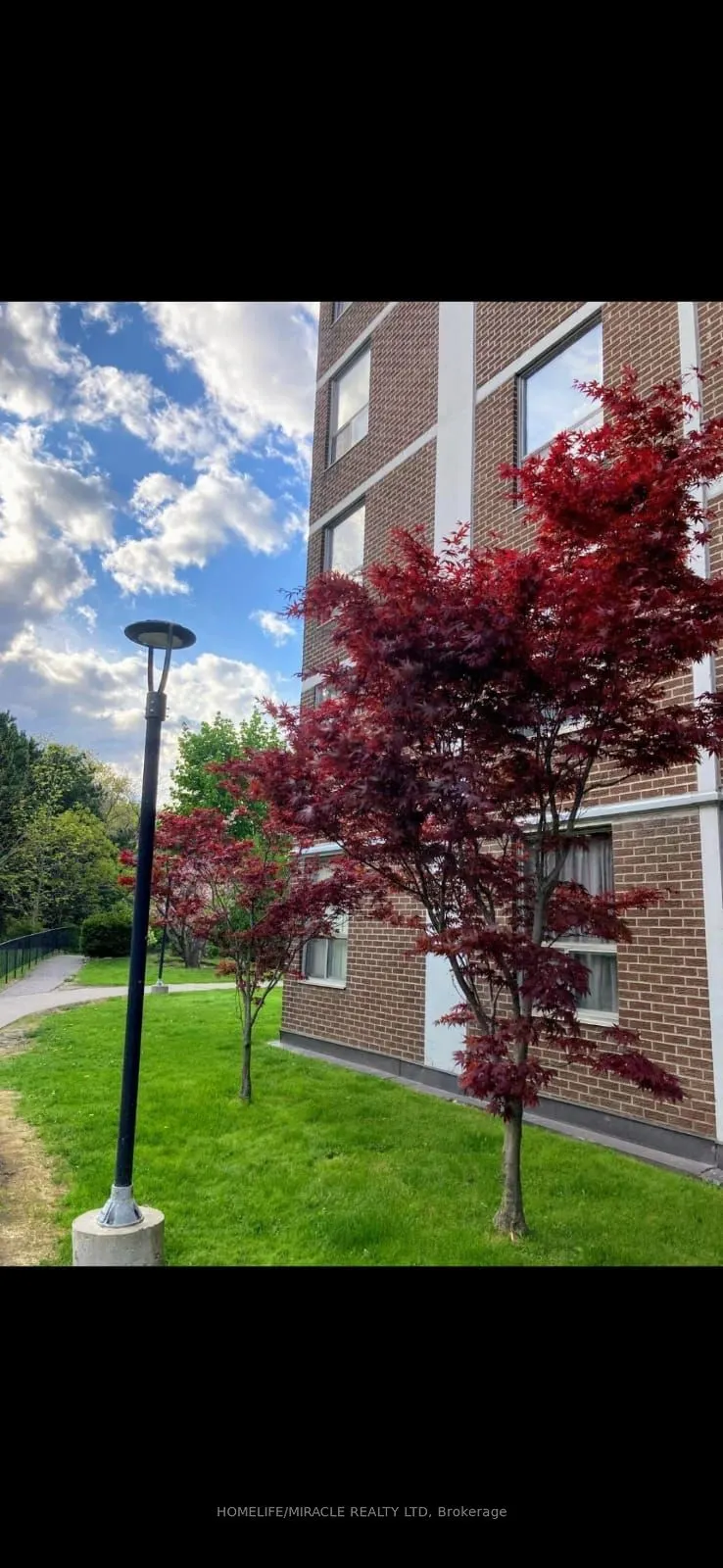 5 Shady Golfway, #105
