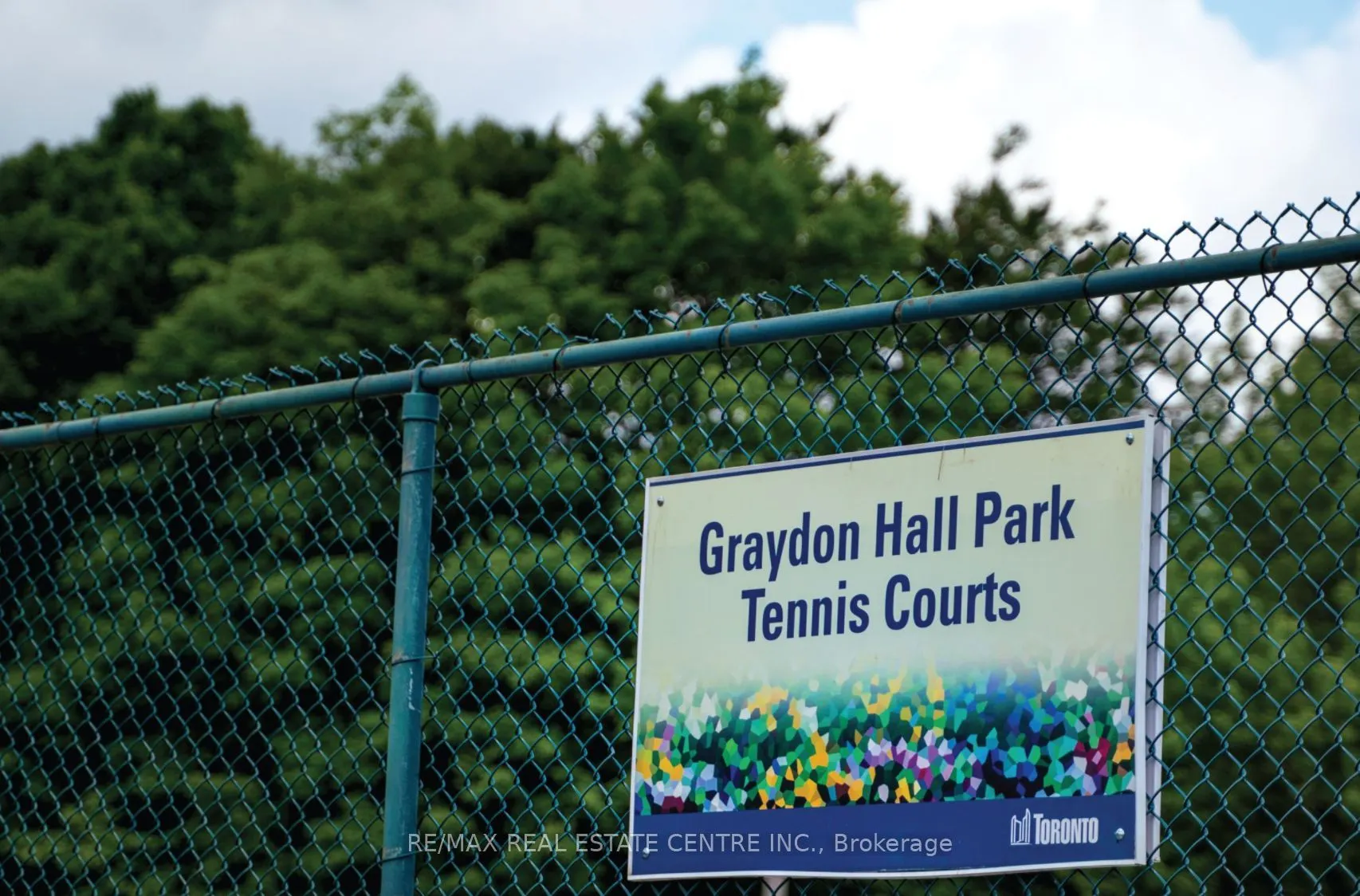 150 Graydon Hall Drive, #607