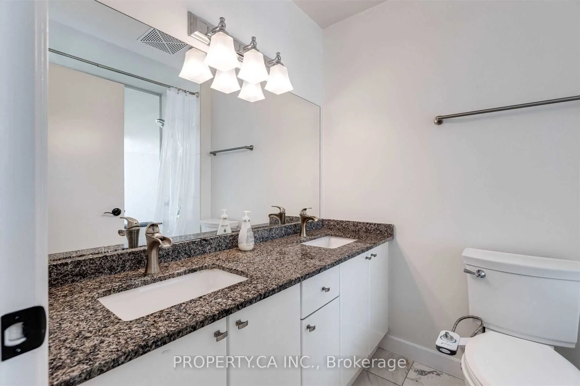 18 Harbour Street, #2410