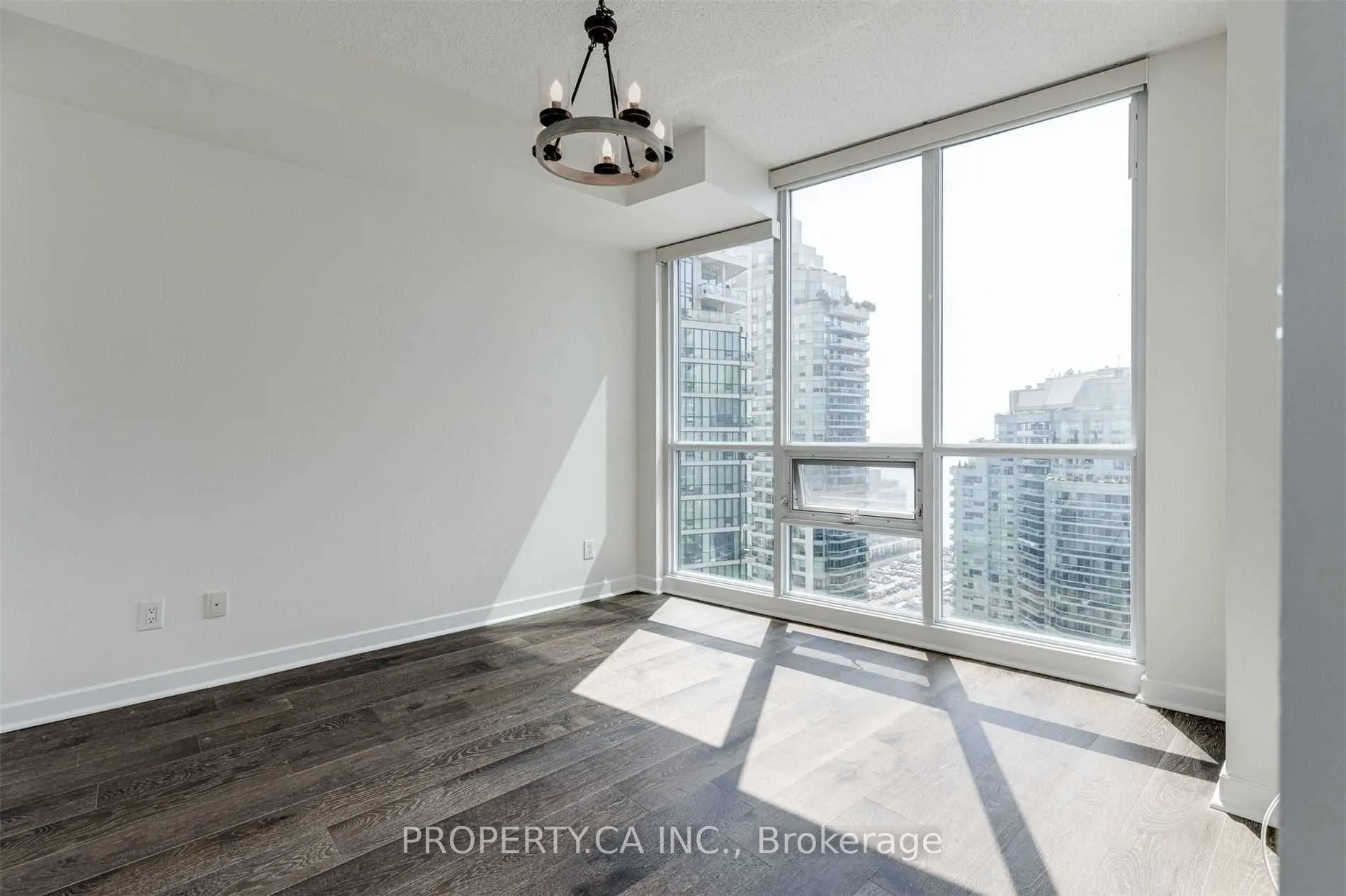 18 Harbour Street, #2410