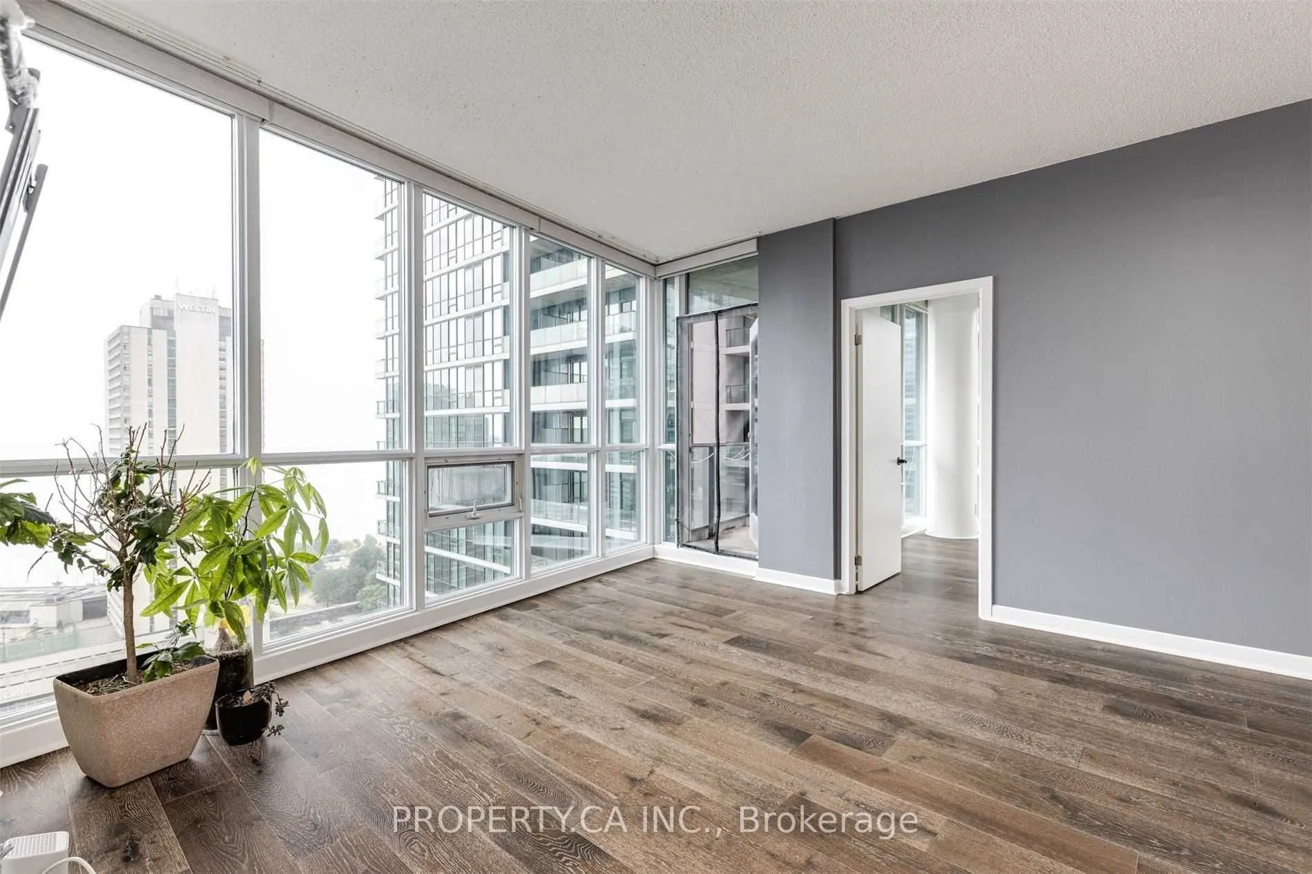 18 Harbour Street, #2410