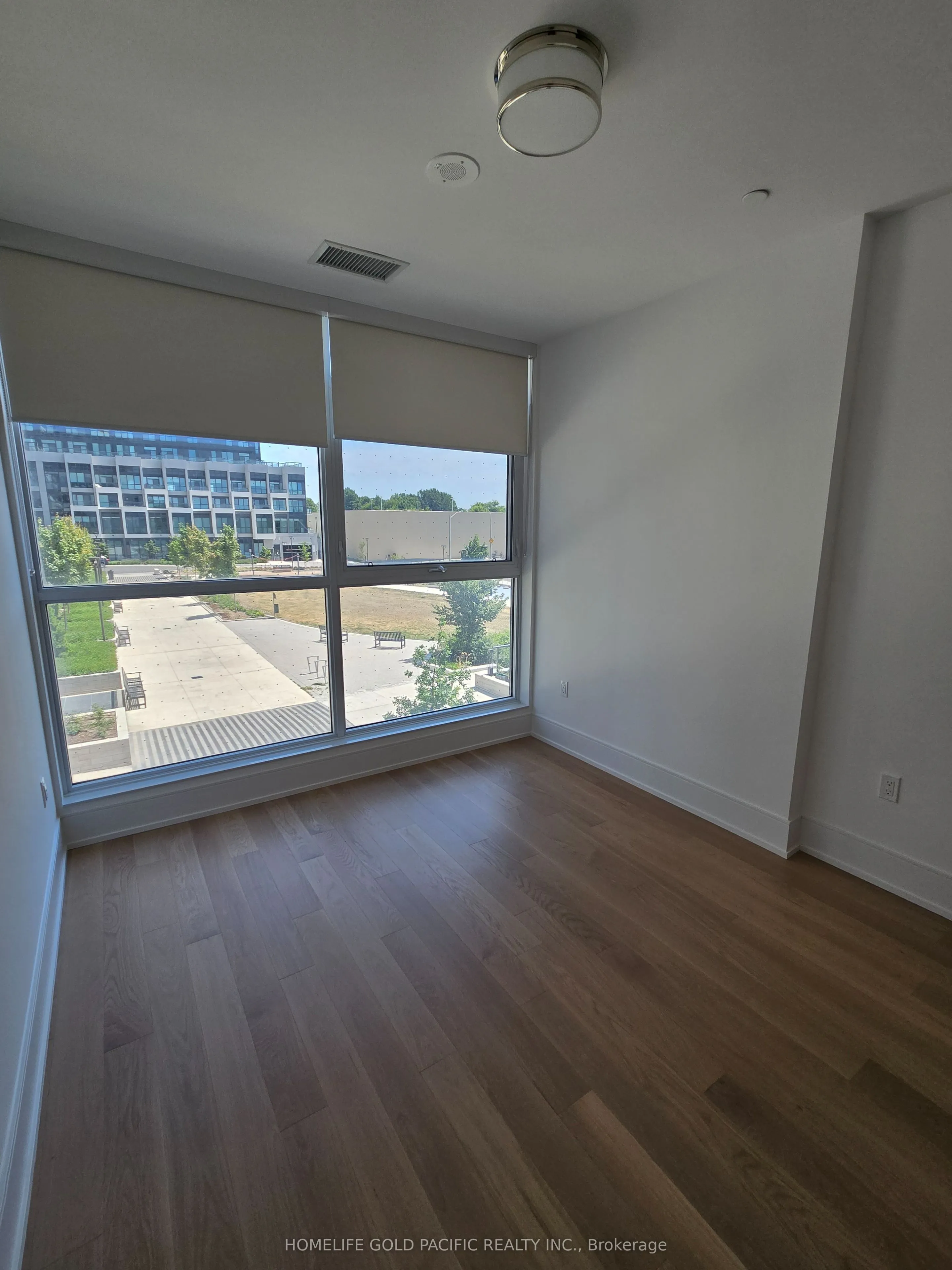 10 Inn On The Park Drive, #109