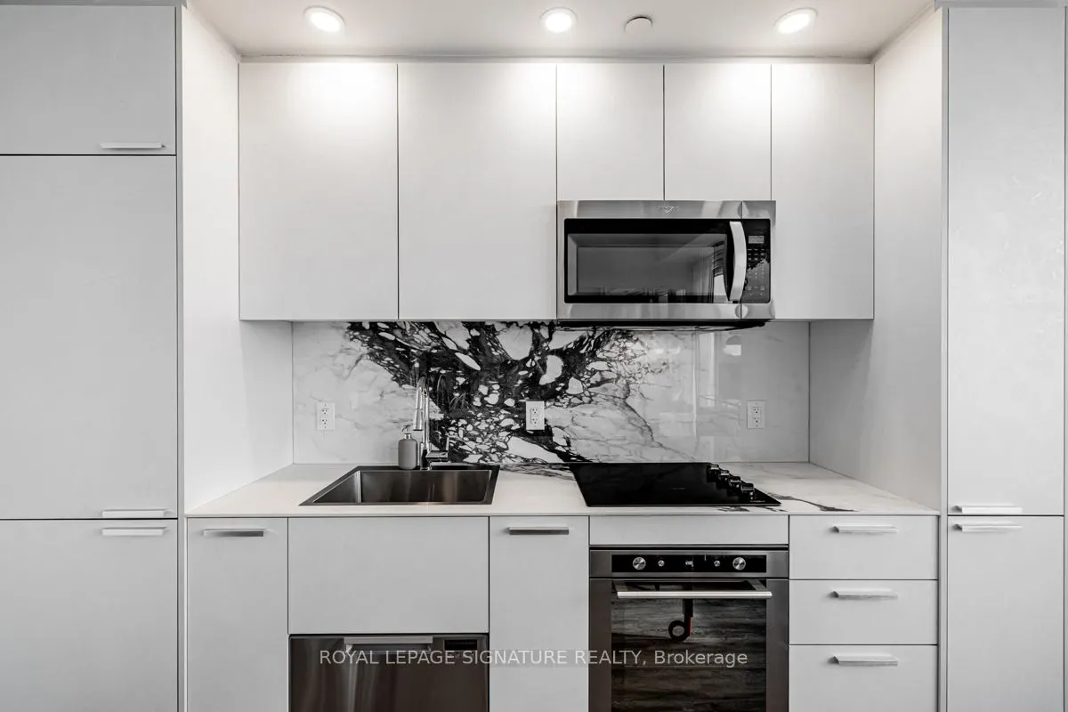 75 Canterbury Place, #PH 506