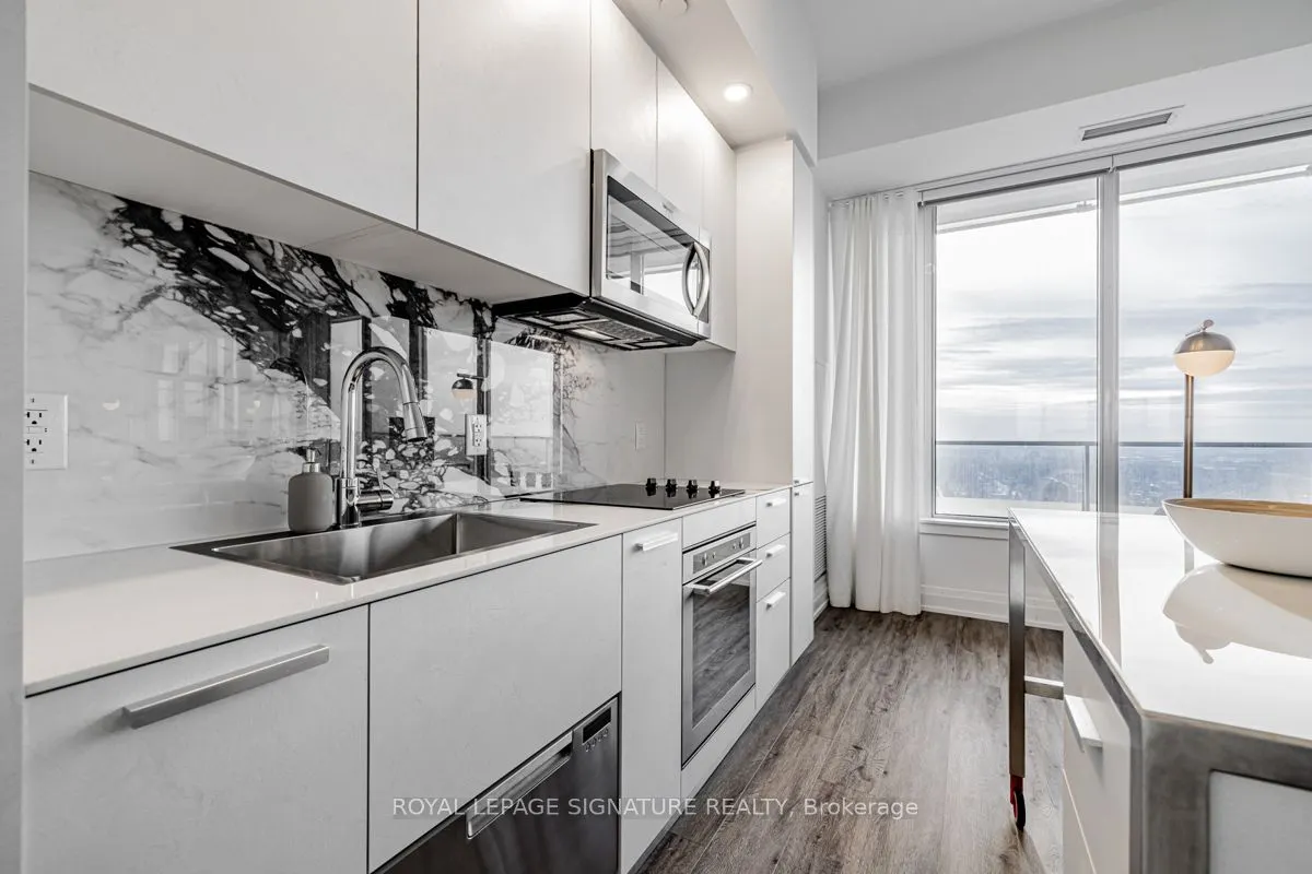 75 Canterbury Place, #PH 506