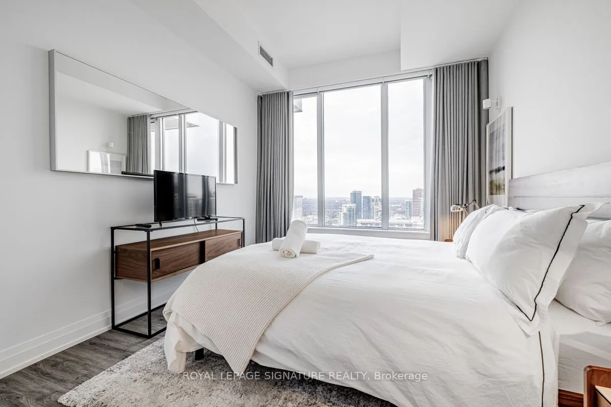 75 Canterbury Place, #PH 506
