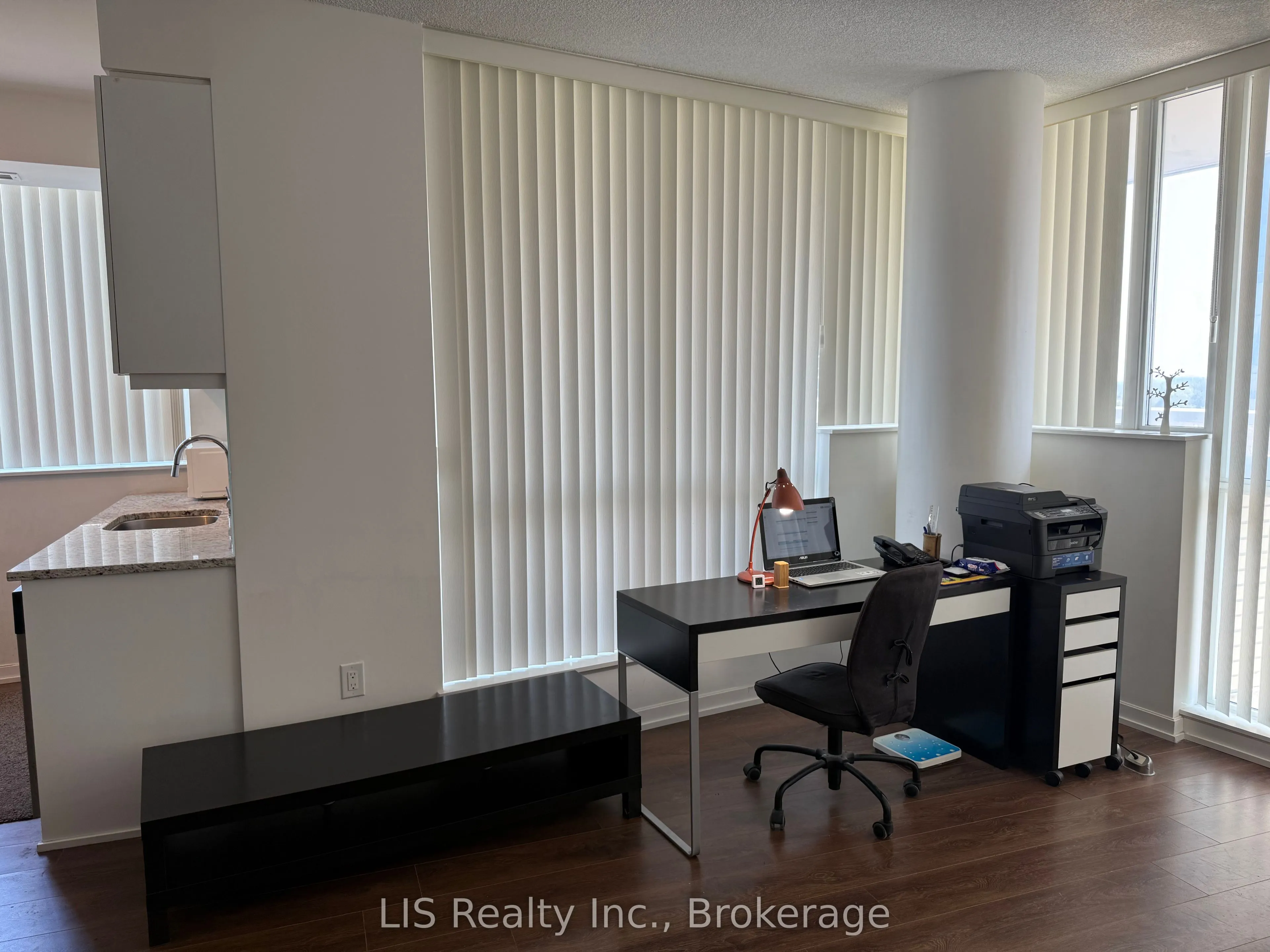 62 Forest Manor Road, #605