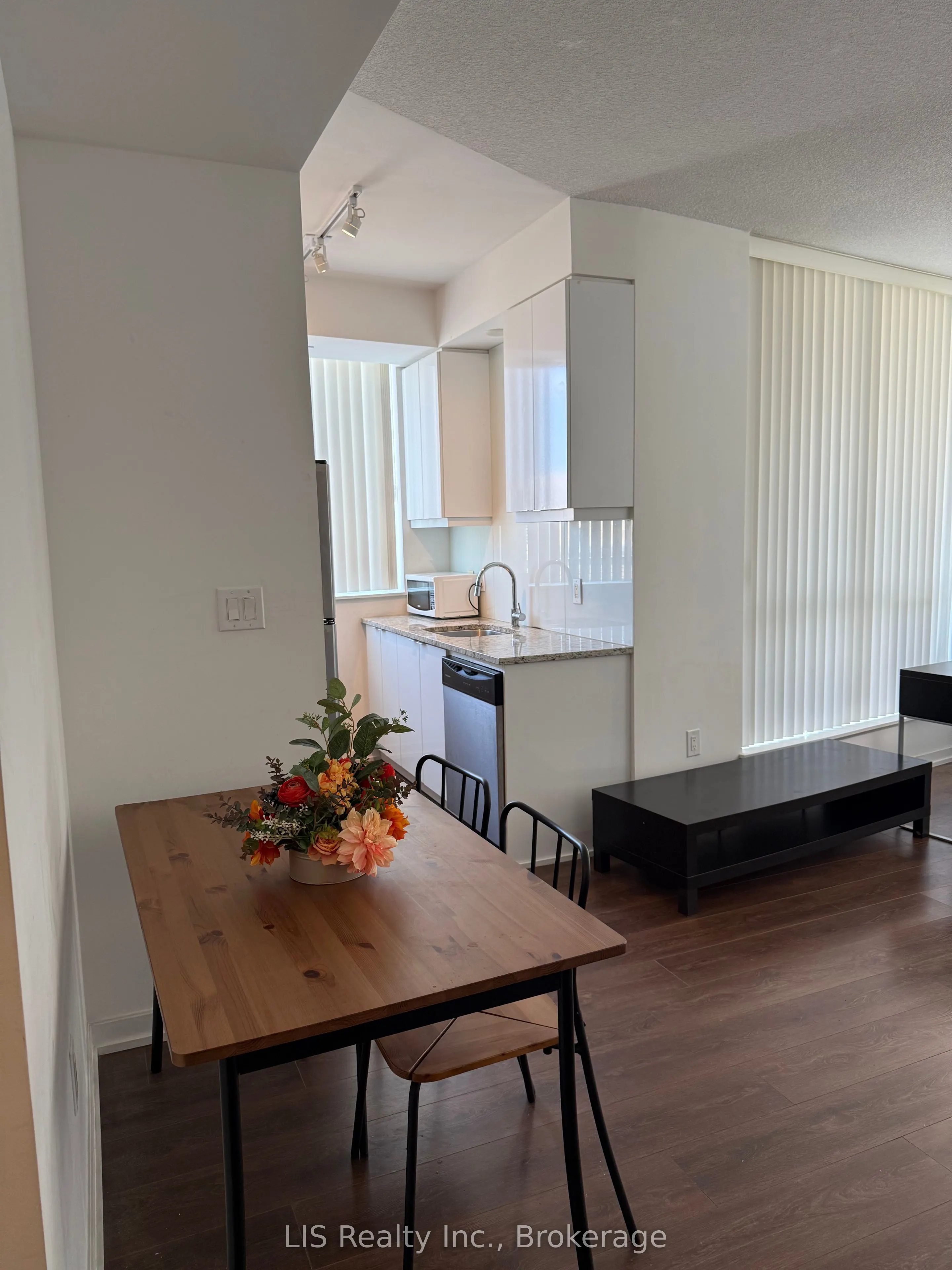 62 Forest Manor Road, #605