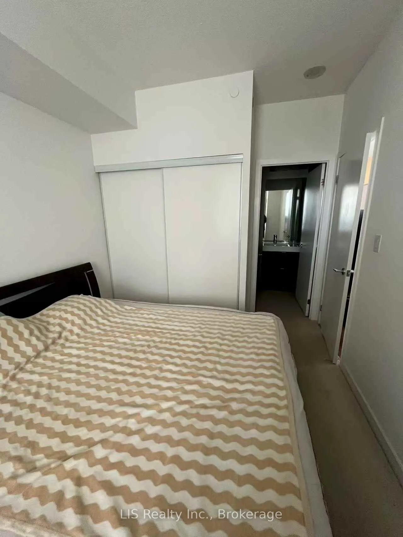 62 Forest Manor Road, #605