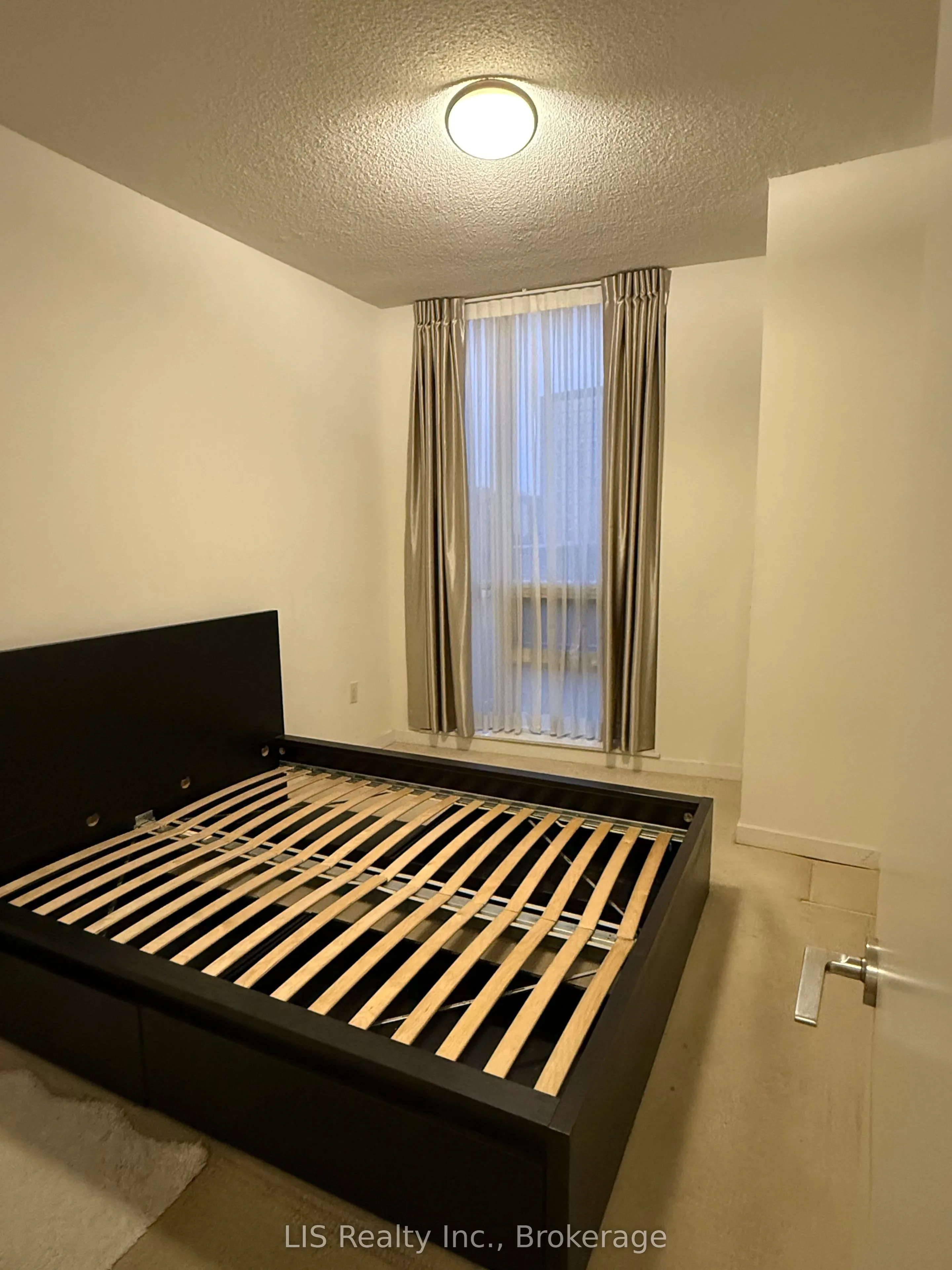 62 Forest Manor Road, #605