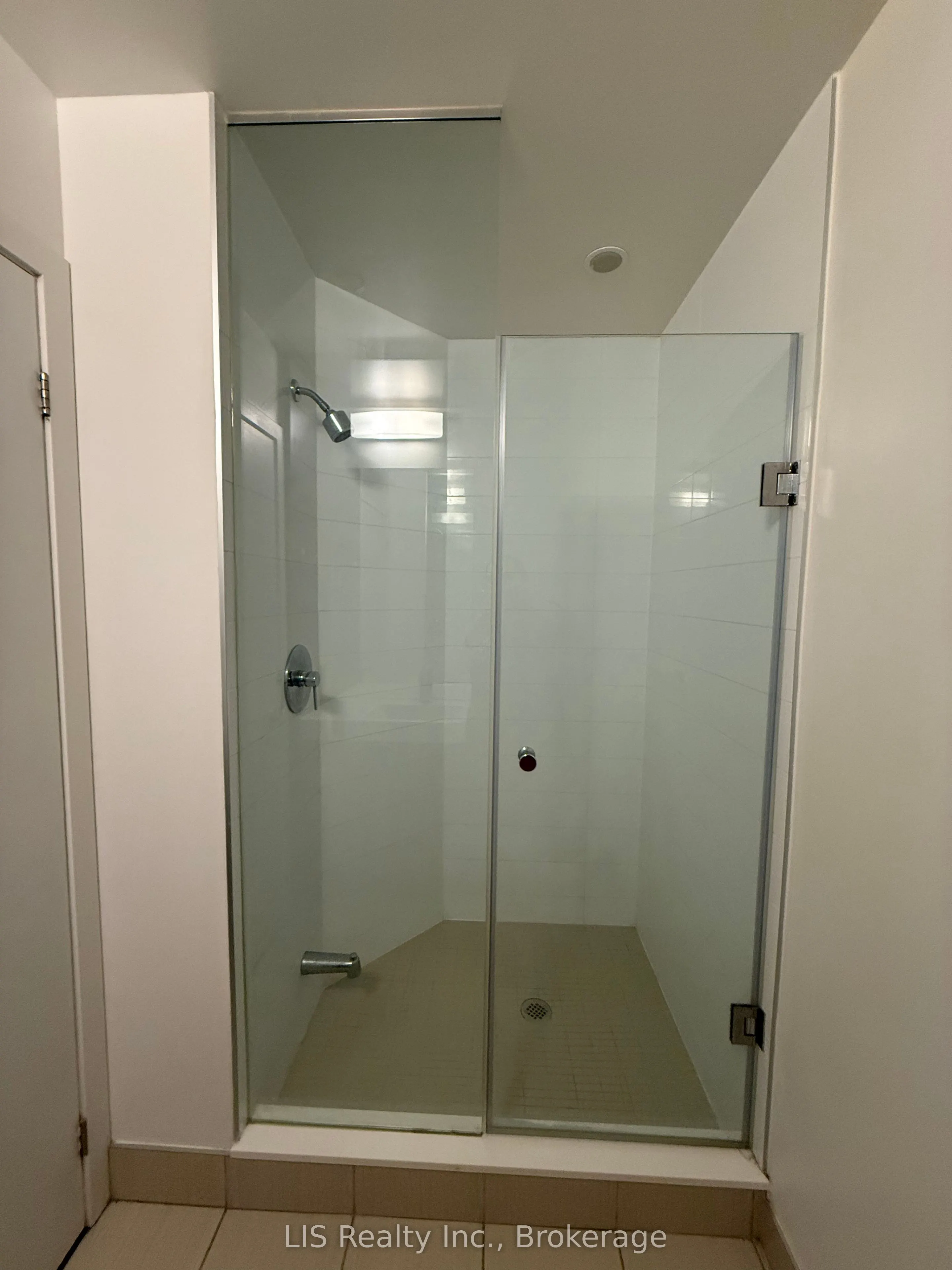 62 Forest Manor Road, #605