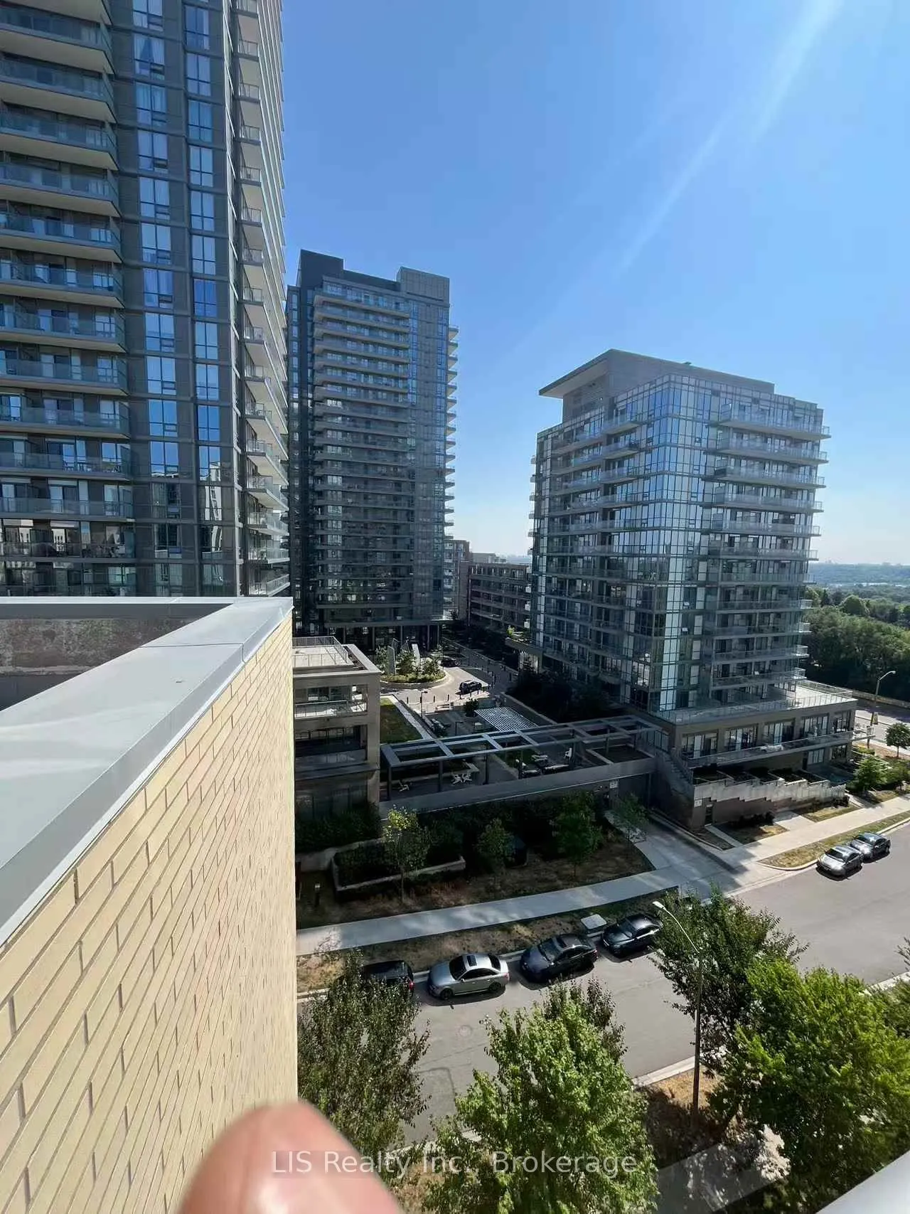 62 Forest Manor Road, #605