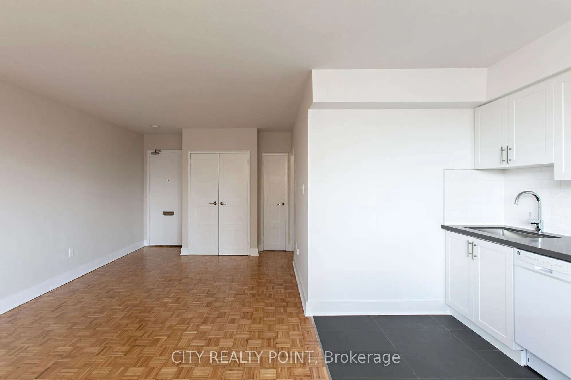 276 St George Street, #207