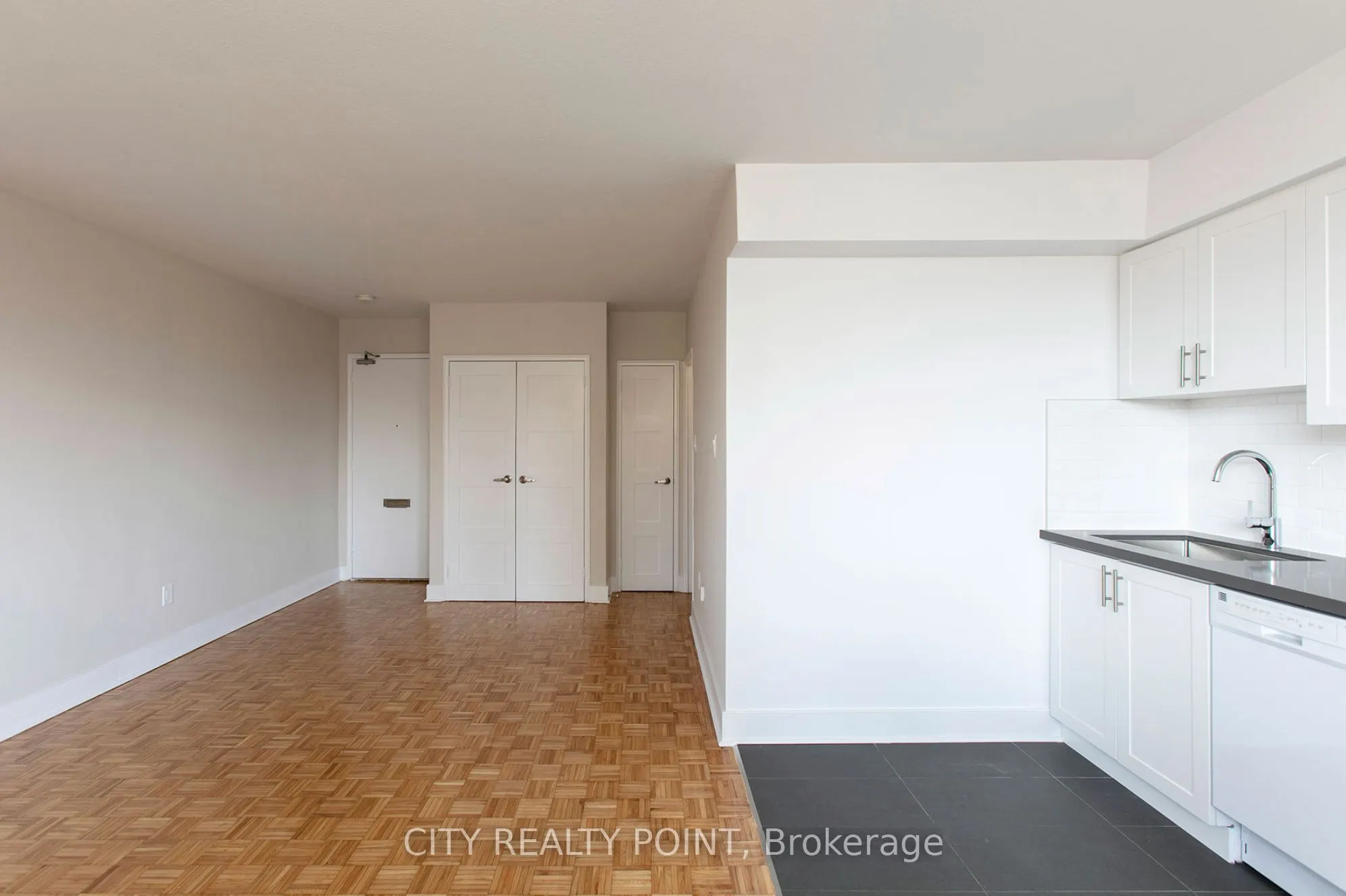 276 St George Street, #207