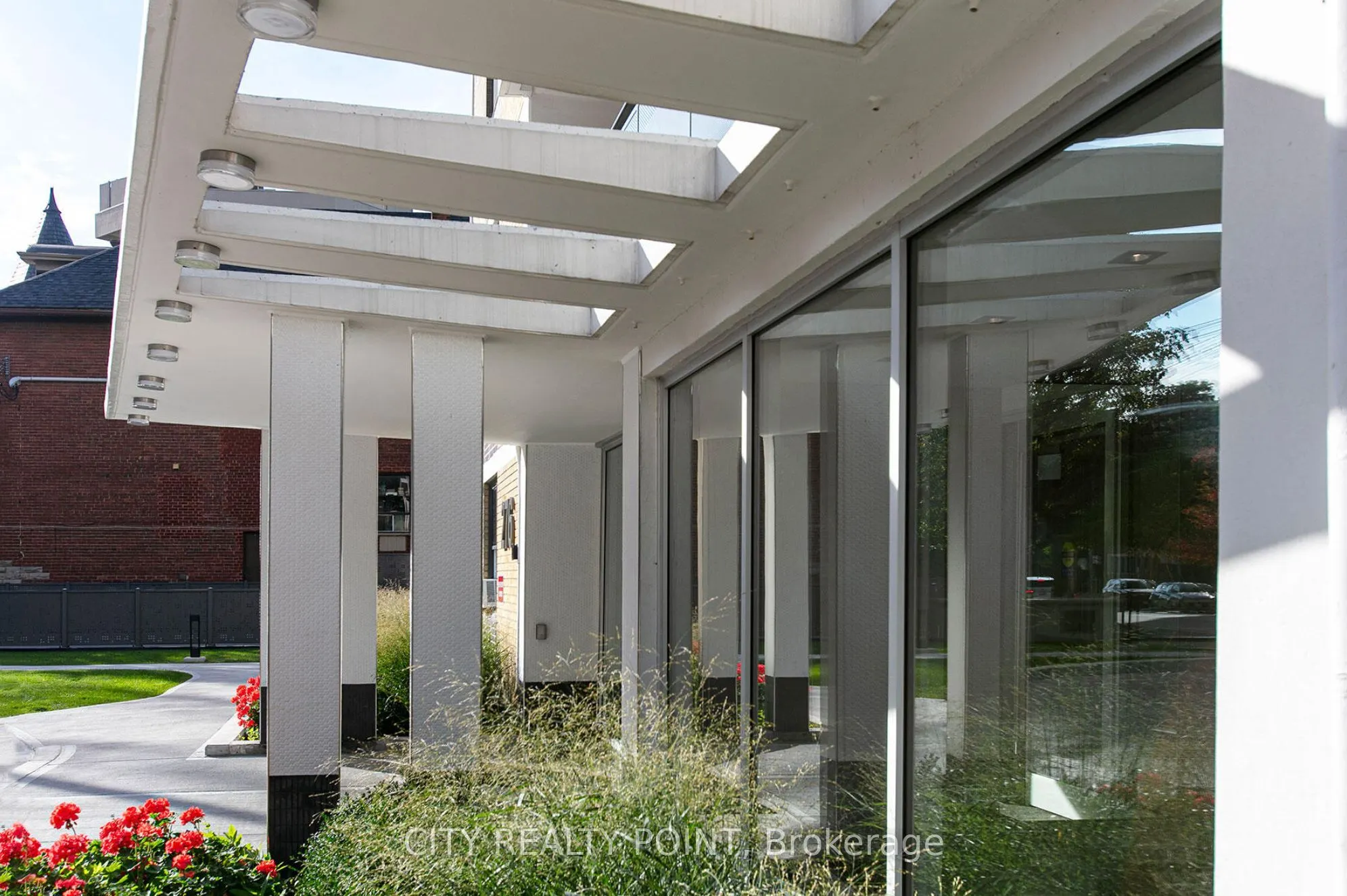 276 St George Street, #207