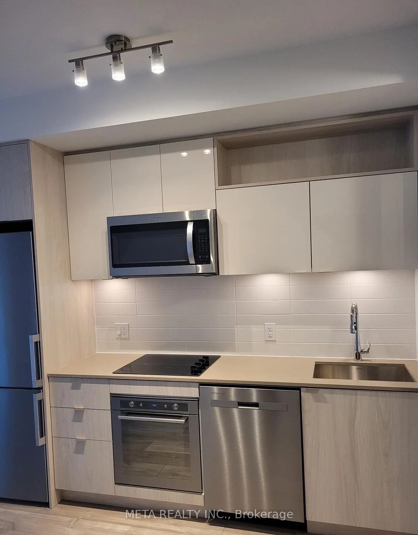 121 Lower Sherbourne Street, #946