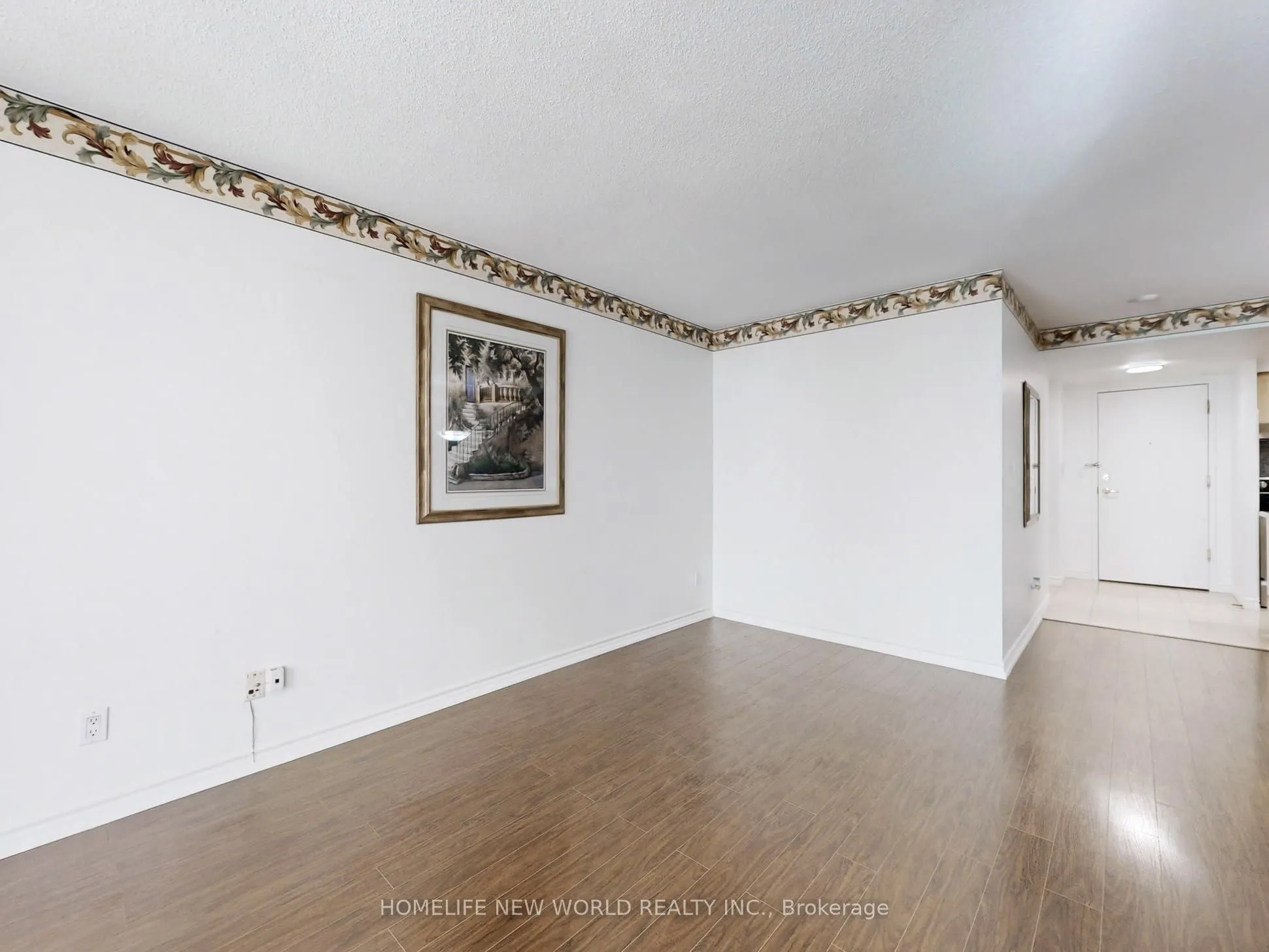 168 Simcoe Street, #303
