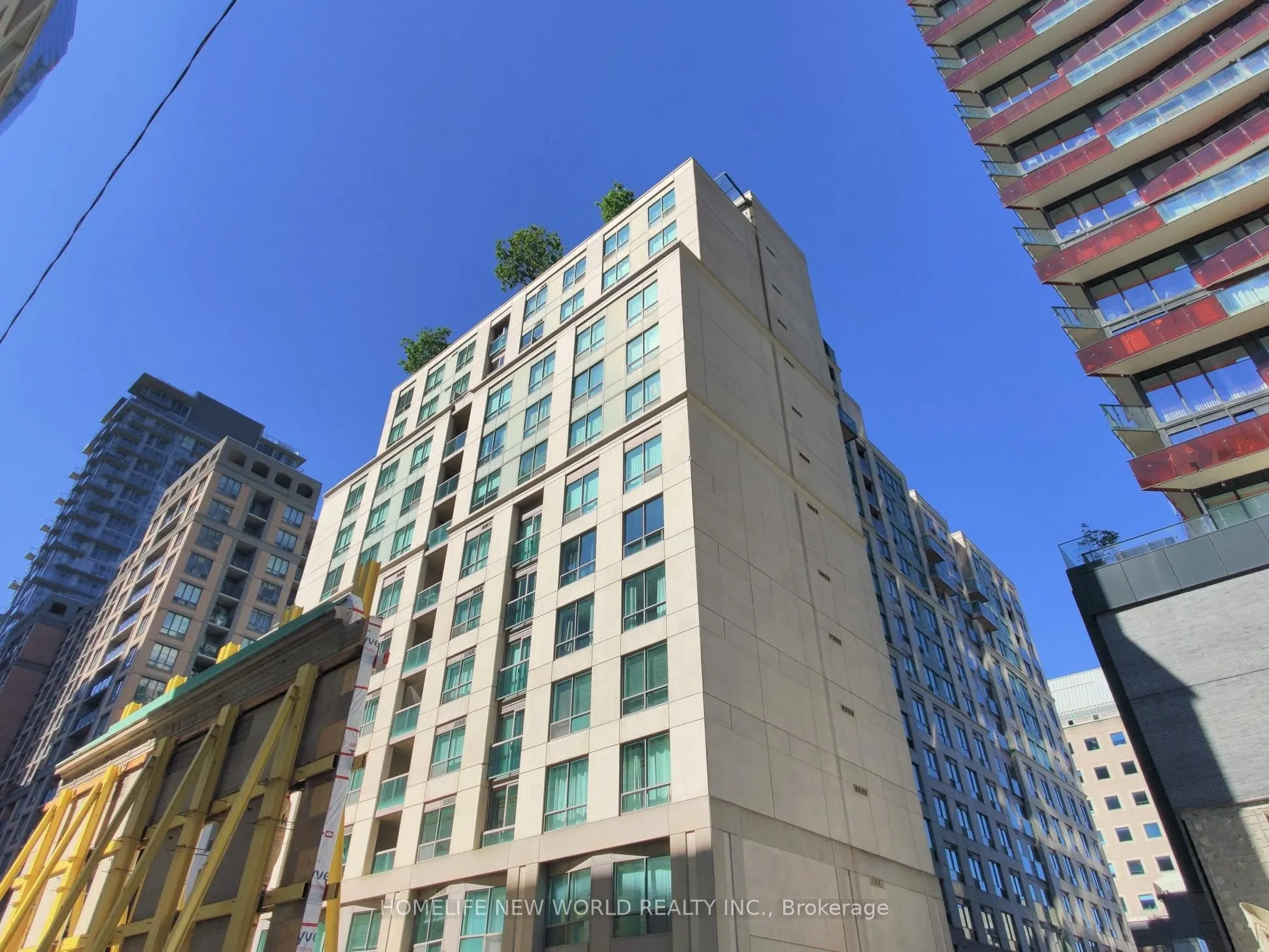 168 Simcoe Street, #303