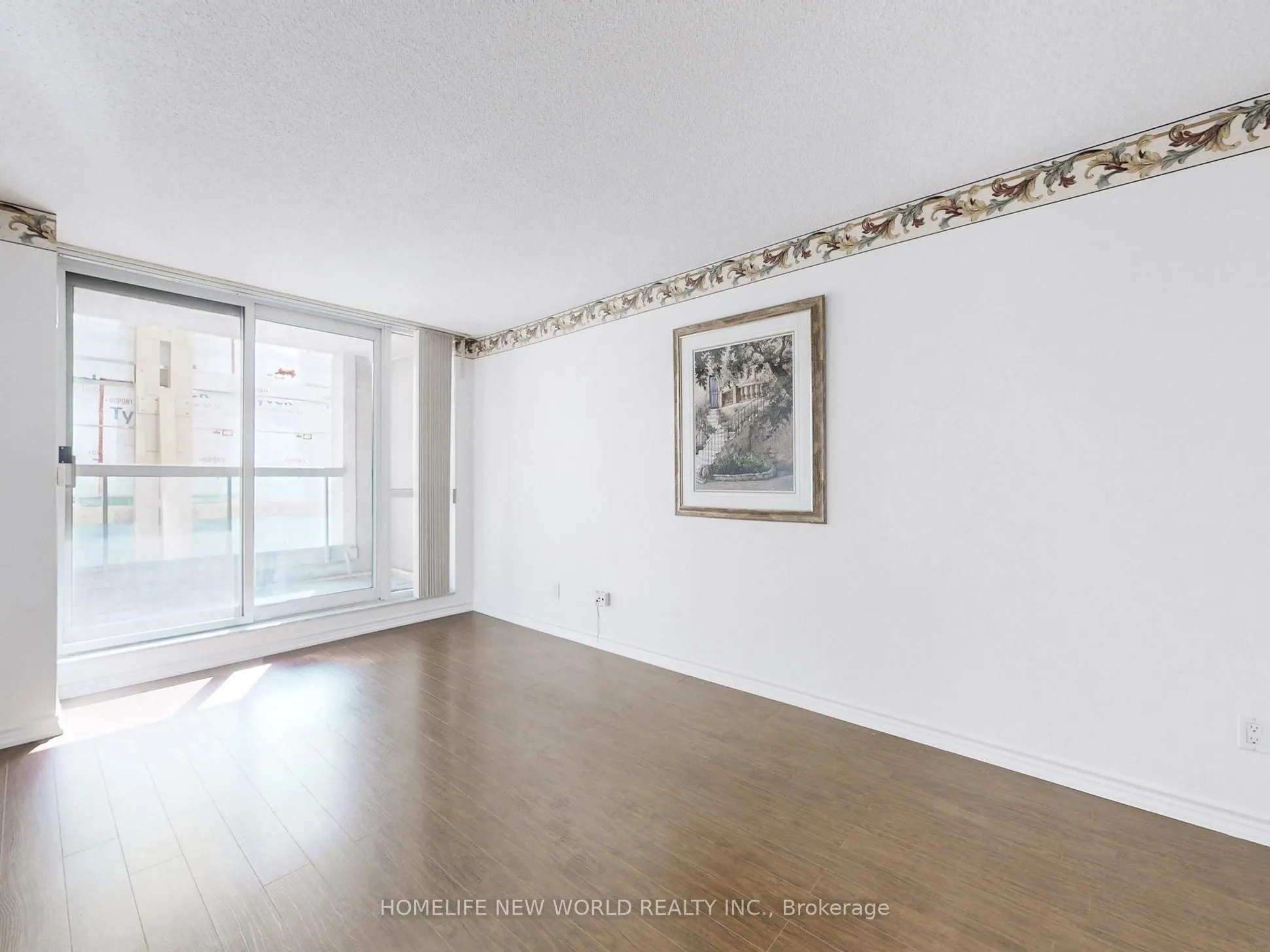 168 Simcoe Street, #303