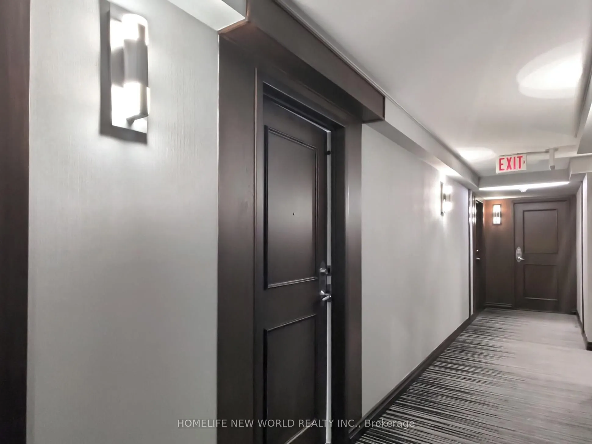 168 Simcoe Street, #303