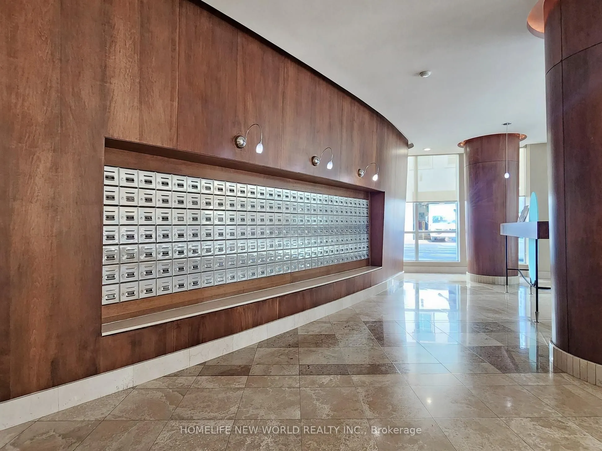 168 Simcoe Street, #303